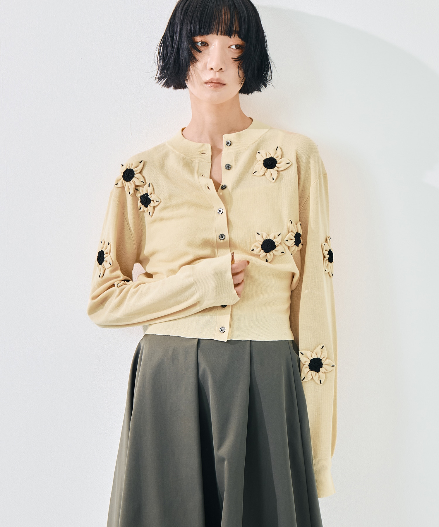 FLOWER MOTIF KNIT CARDIGAN CLANE