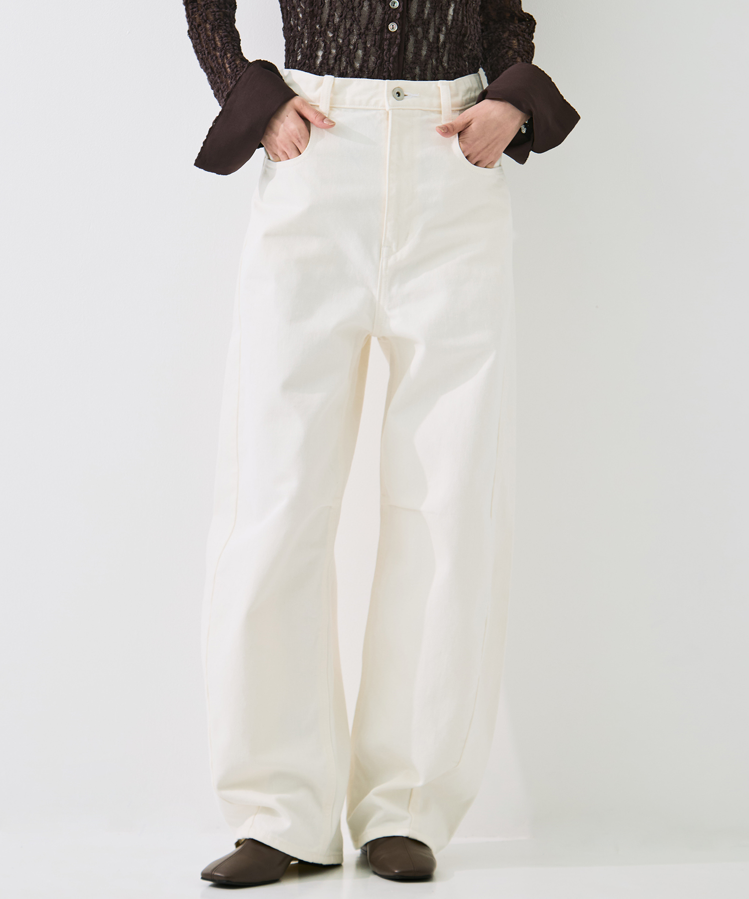 Damaged Barrel Leg Jeans STUDIOUS