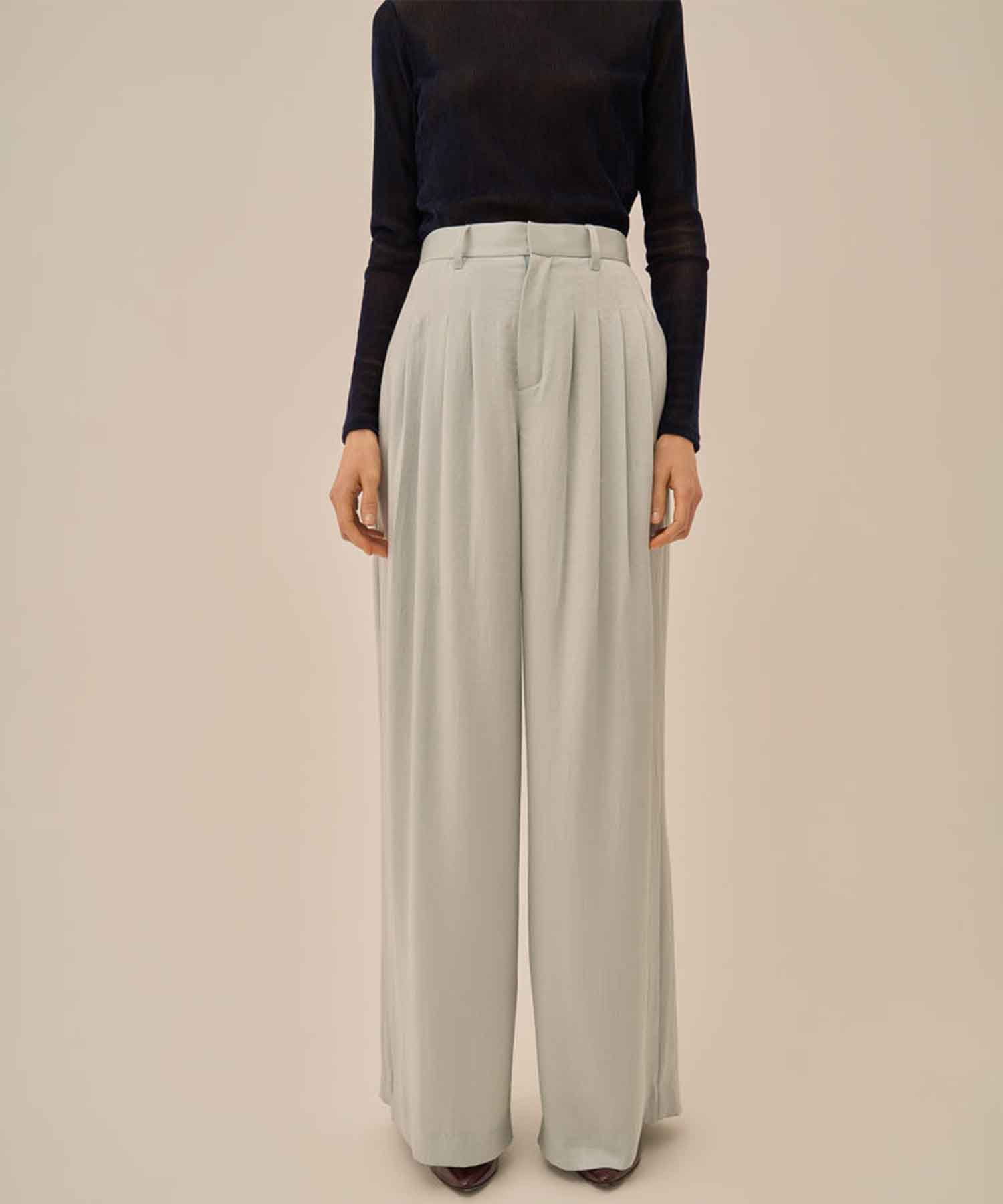Karina tuck pants AKIRANAKA