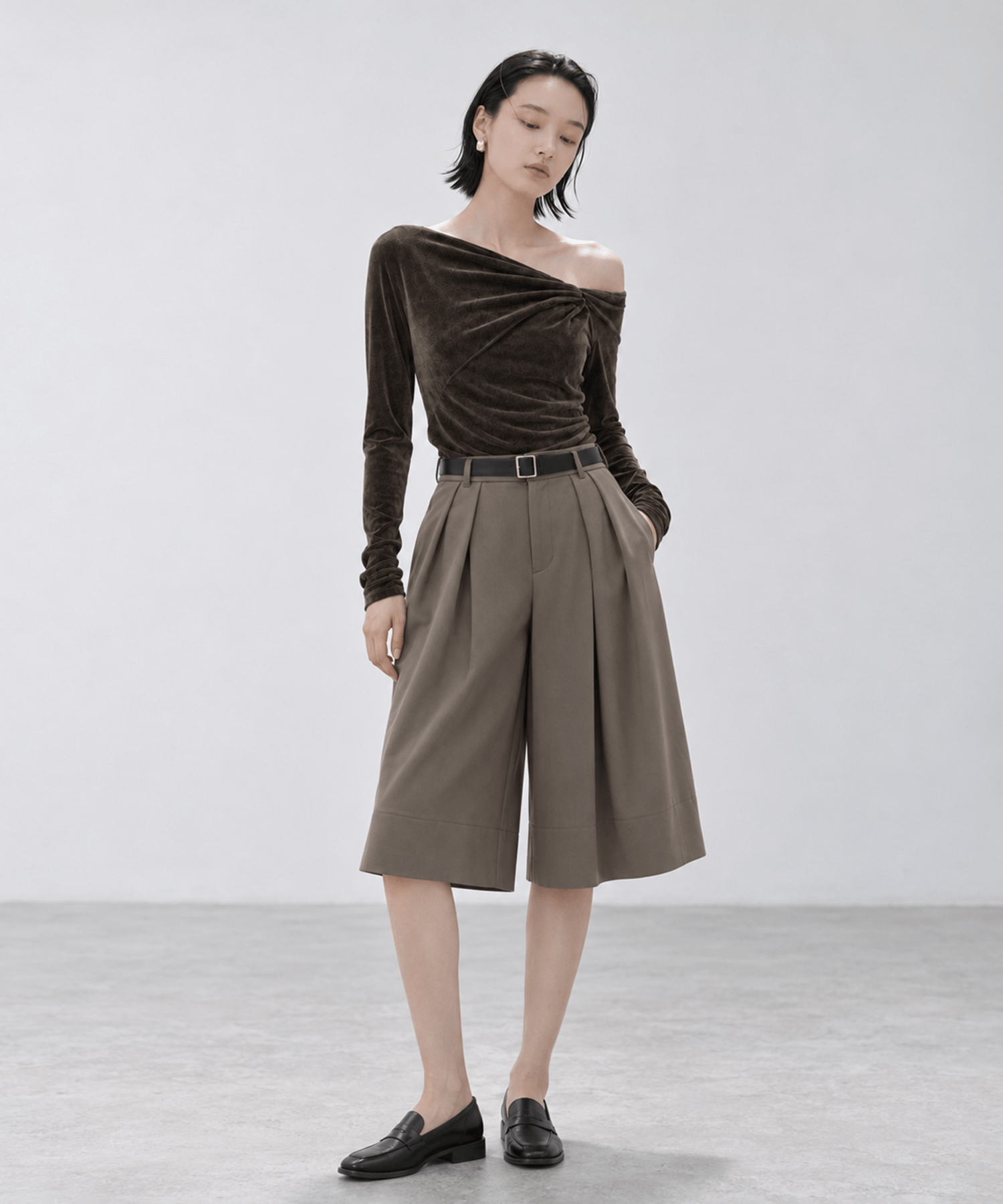 Tucked Bermuda Shorts STUDIOUS