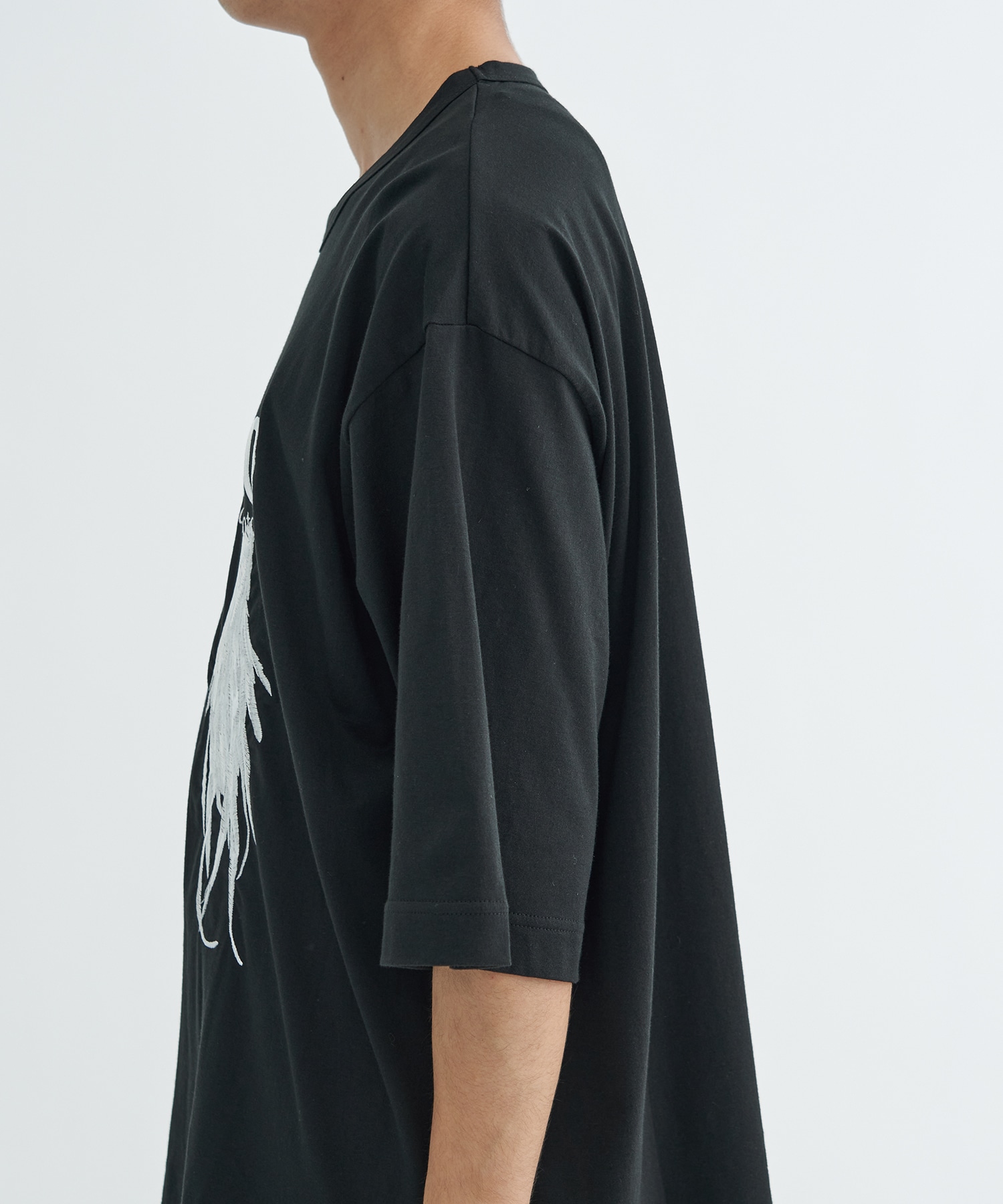BIRD FEATHER S/S BIG T SHAREEF