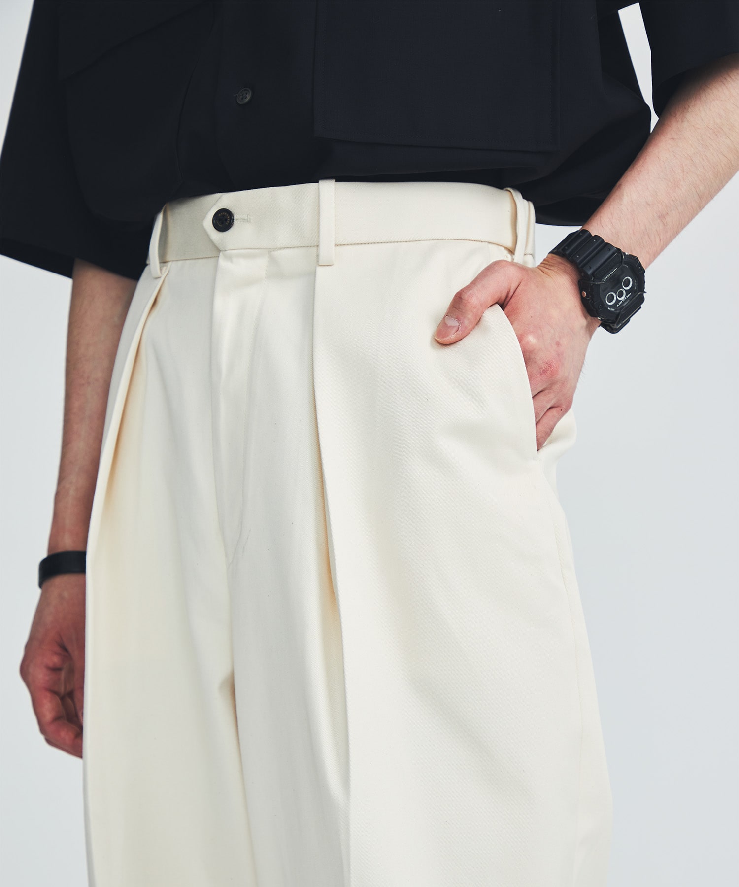 PLEATED WIDE TROUSERS(1 WHITE): MARKAWARE: MENS｜ STUDIOUS ONLINE公式通販サイト