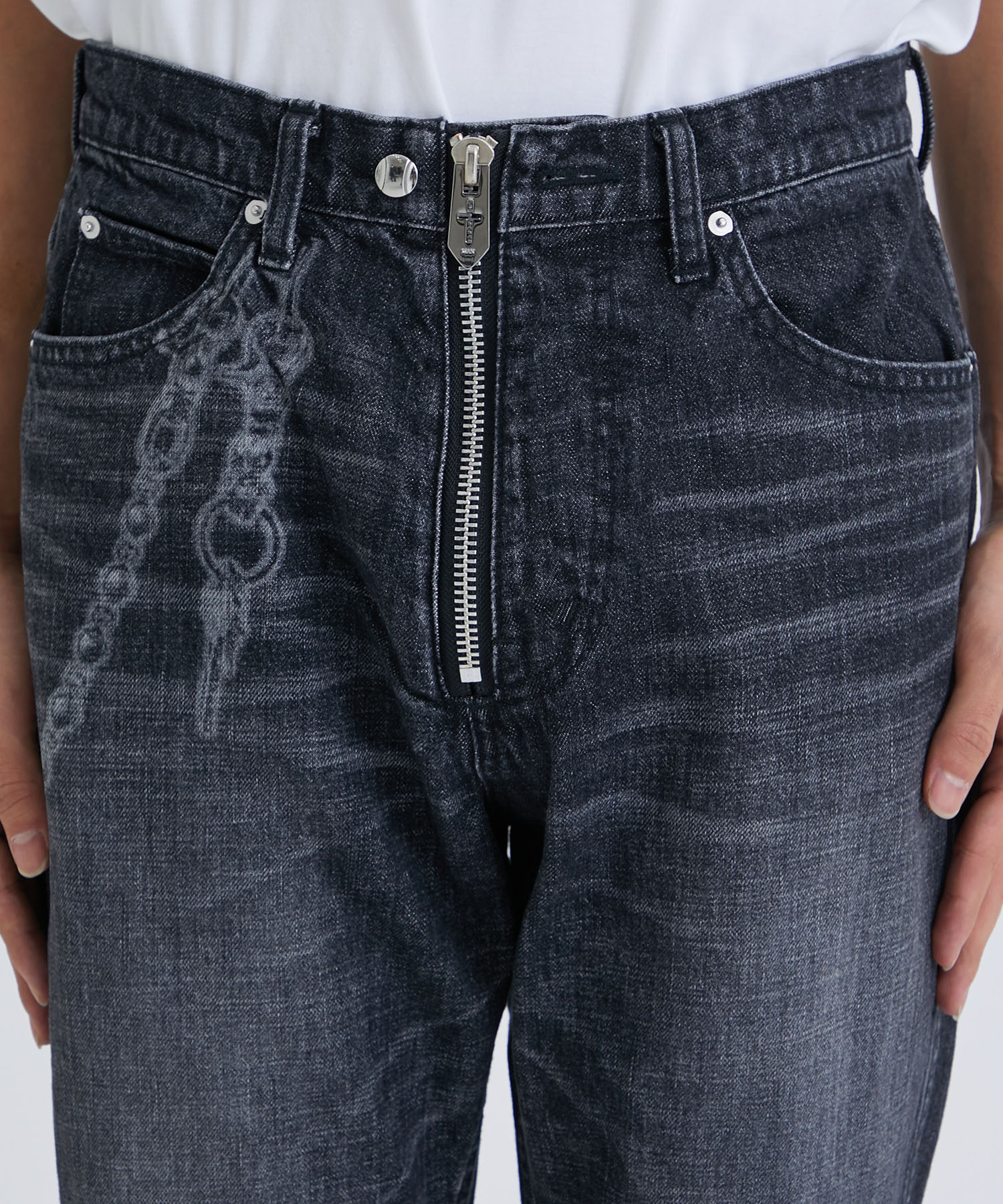 DAMAGED FLARE FIT JEANS
