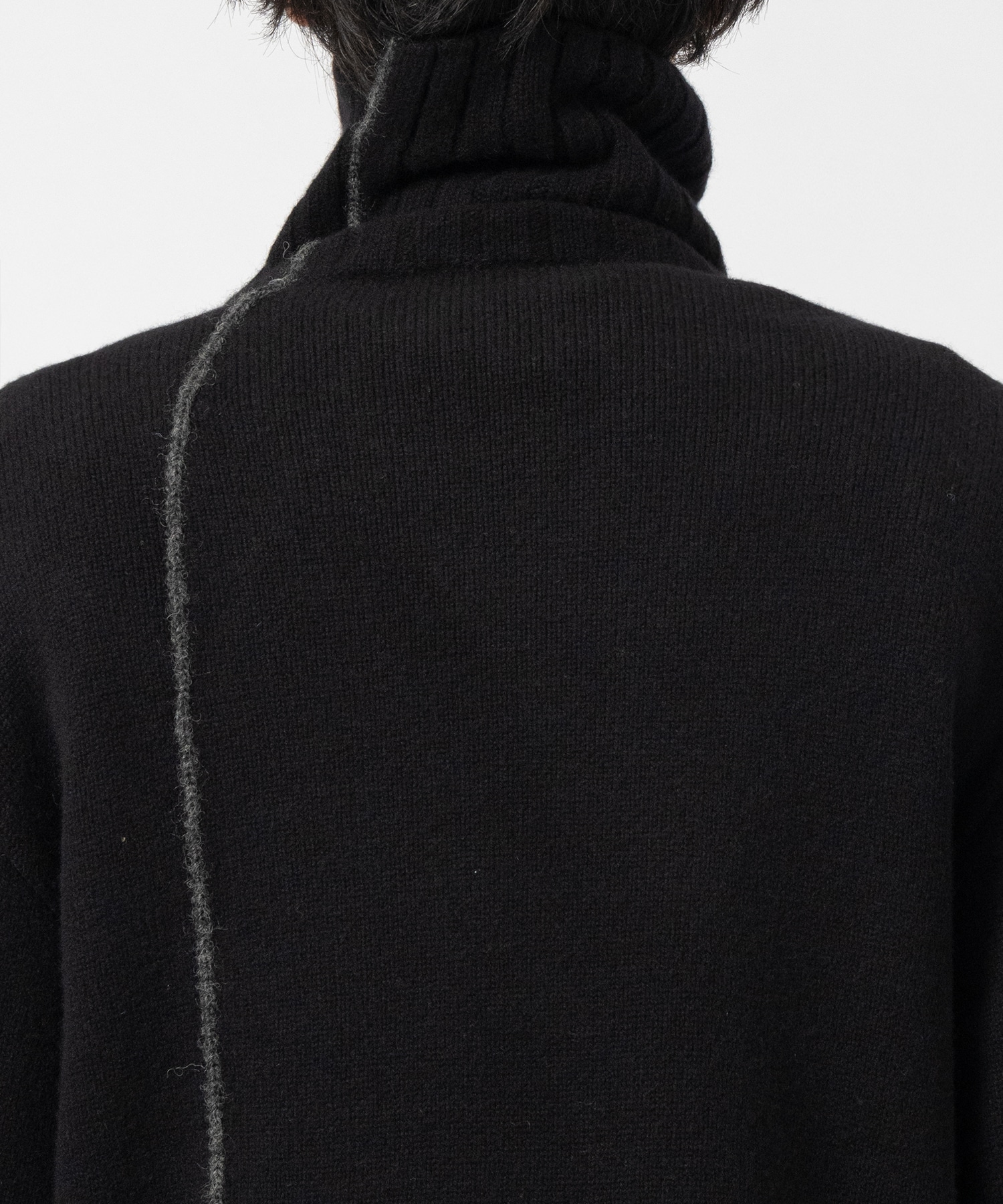 Turtle Neck Knit UJOH HOMME