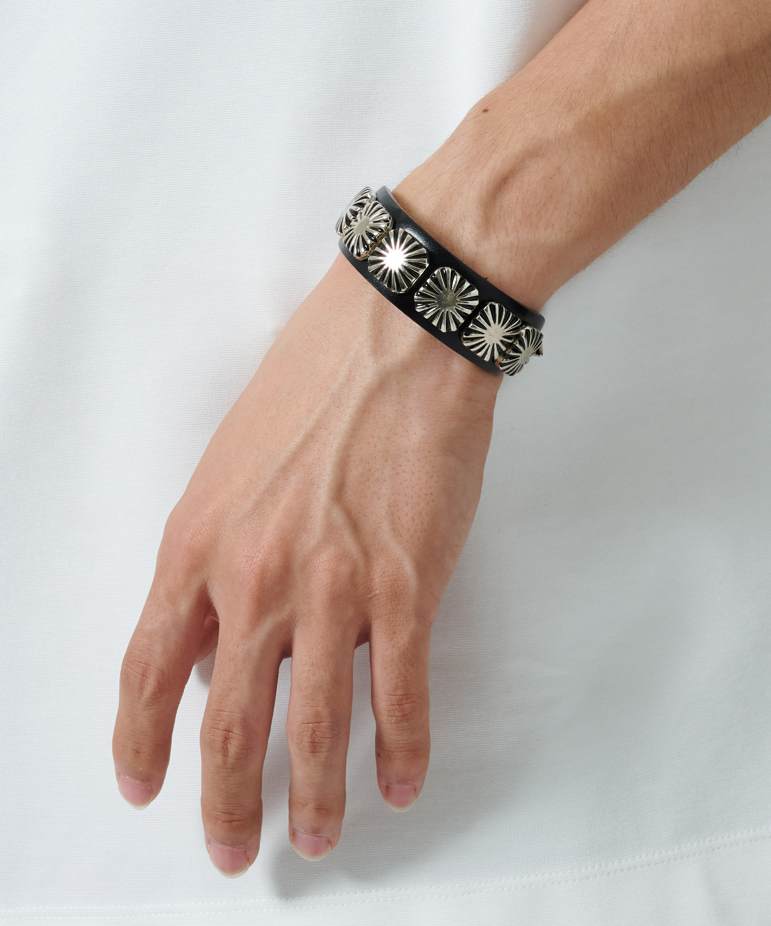 Concho leather bangle TOGA VIRILIS