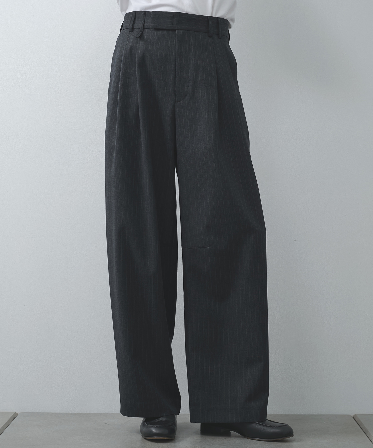 2Tuck Curve Slacks STUDIOUS
