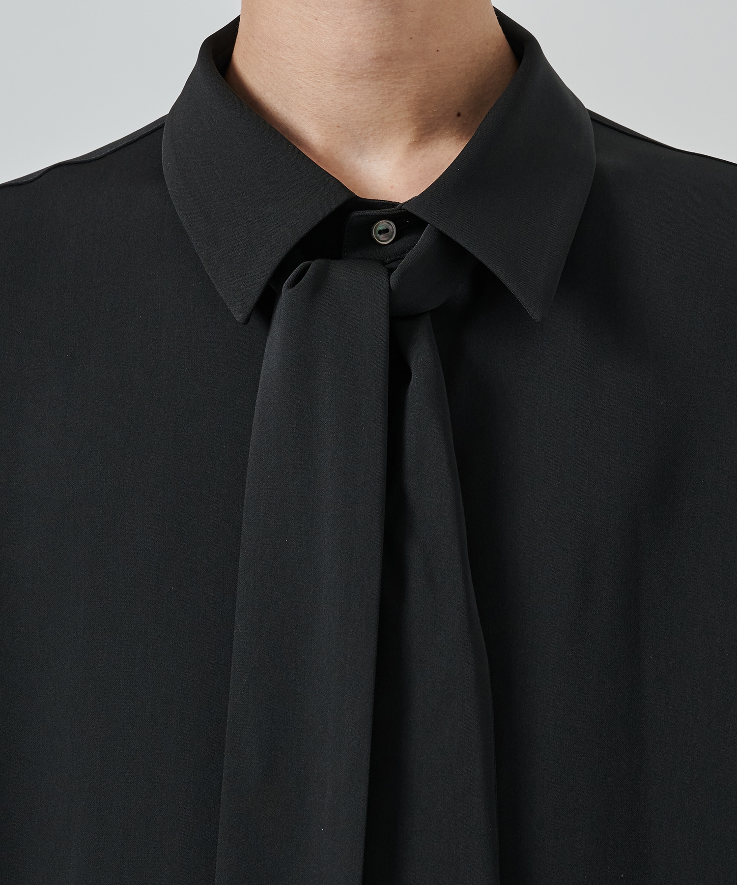 Double Satin Bow Tie Short Sleeve Shirt CULLNI