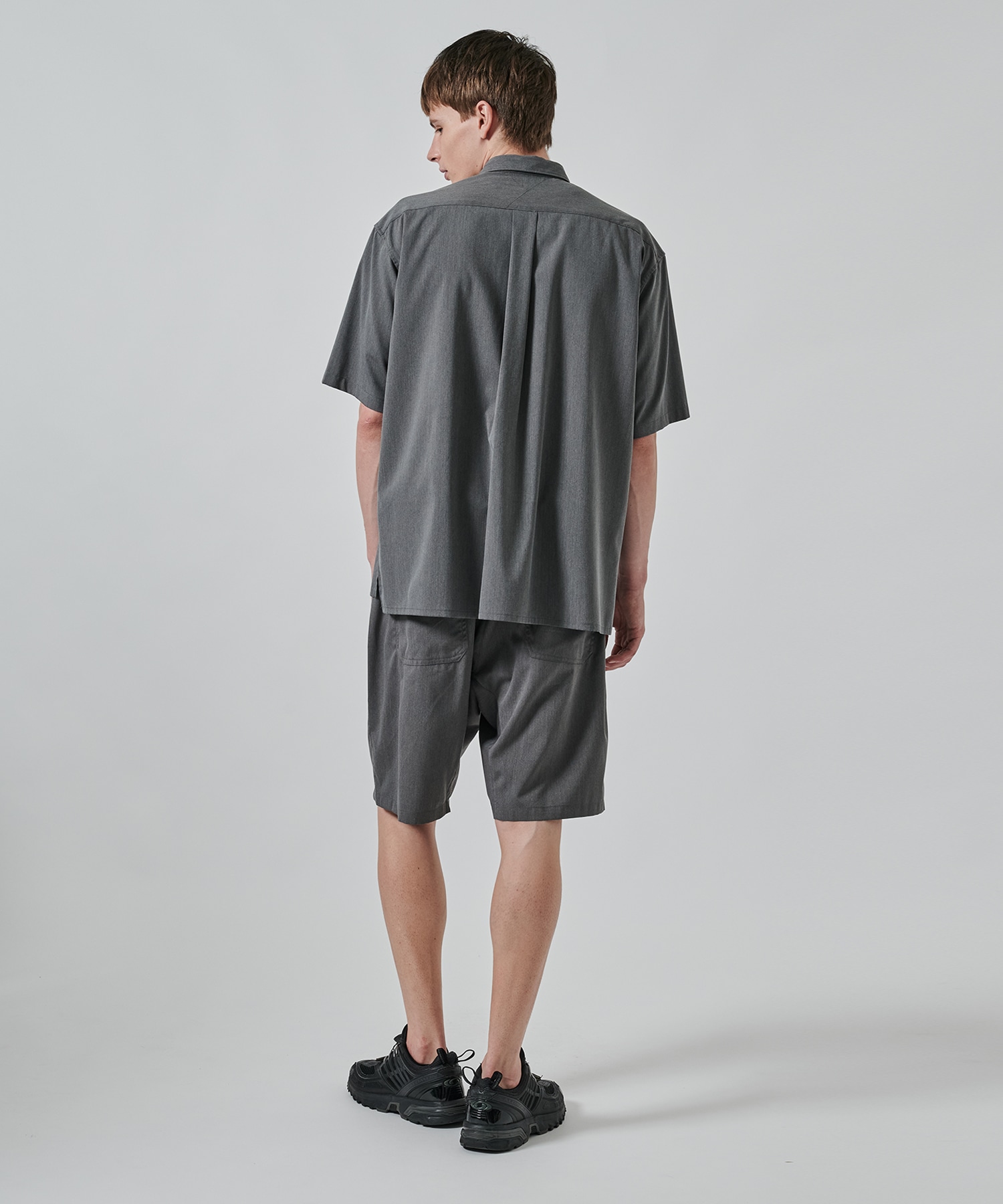 〈別注〉REGULAR COLLAR HALF SLEEVE SHIRT White Mountaineering