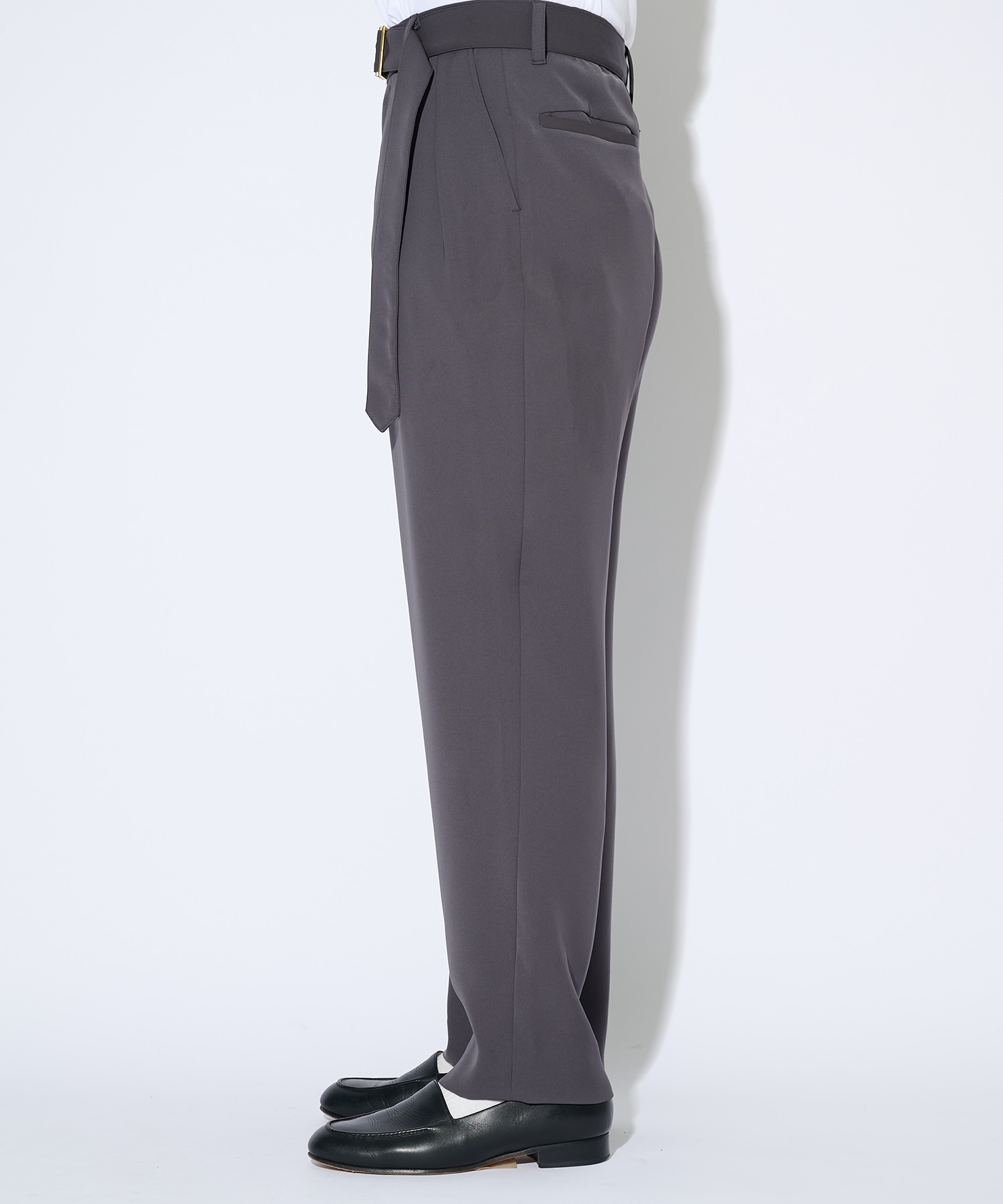 CULLUNI STUDIOUS別注 BLACK BELTED SLACKS 別注〉2Tuck Pants with Long Belt for STUDIOUS | CULLNI