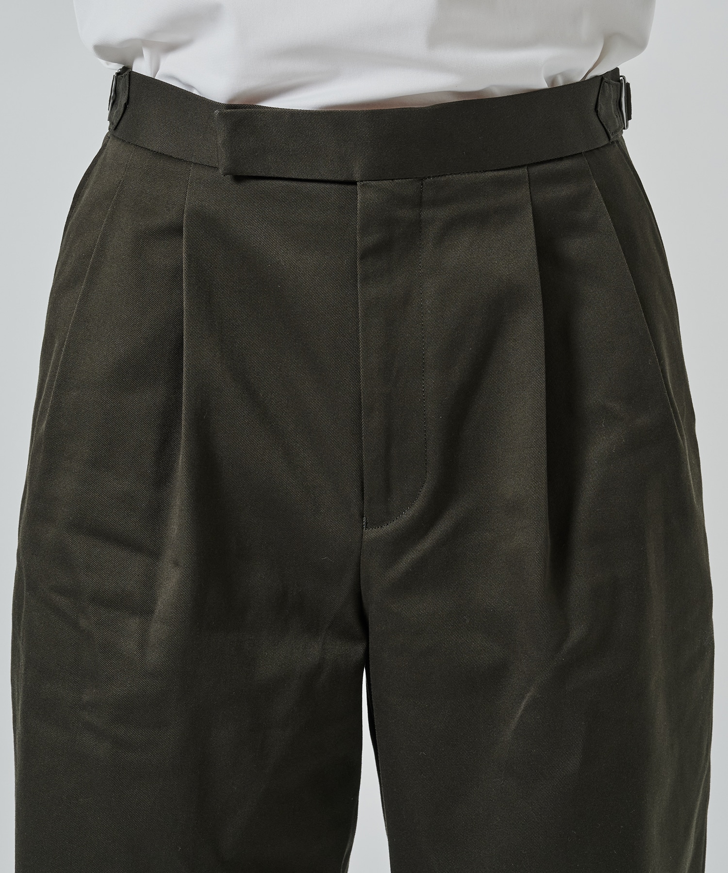 TWO TUCK CROPPED TROUSERS MARKAWARE/marka