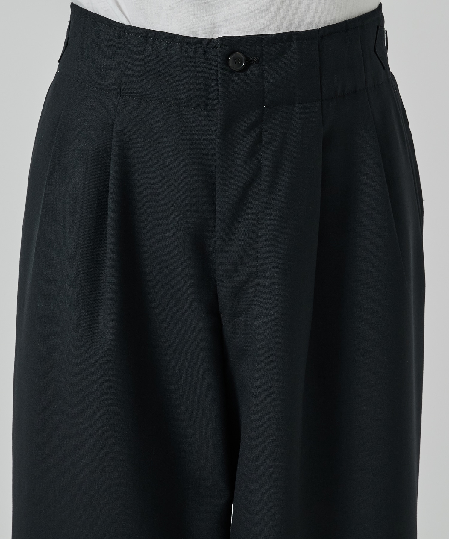 〈別注〉TWO TUCK MILITARY TROUSERS MARKAWARE/marka