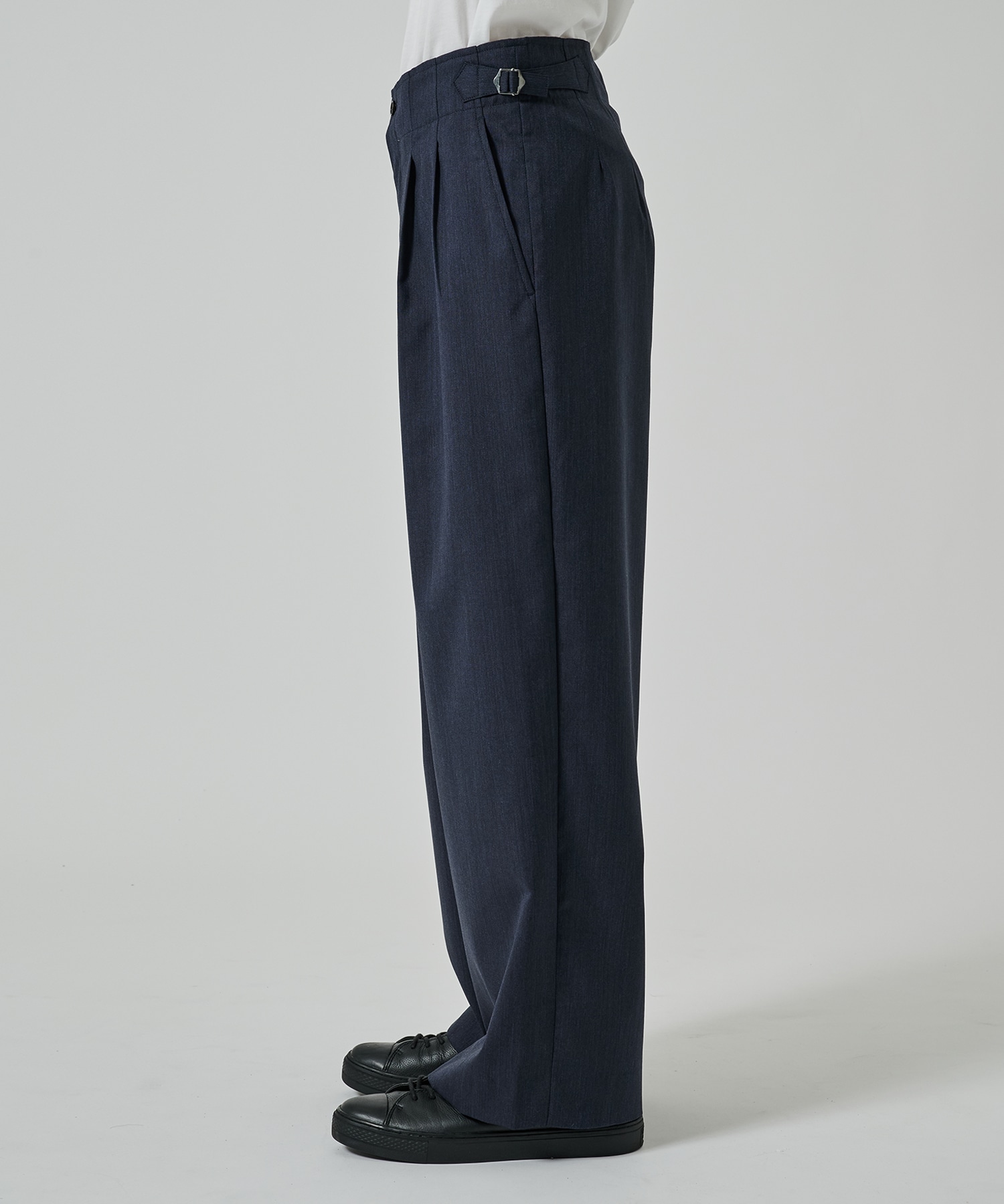 TWO TUCK MILITARY TROUSERS MARKAWARE/marka
