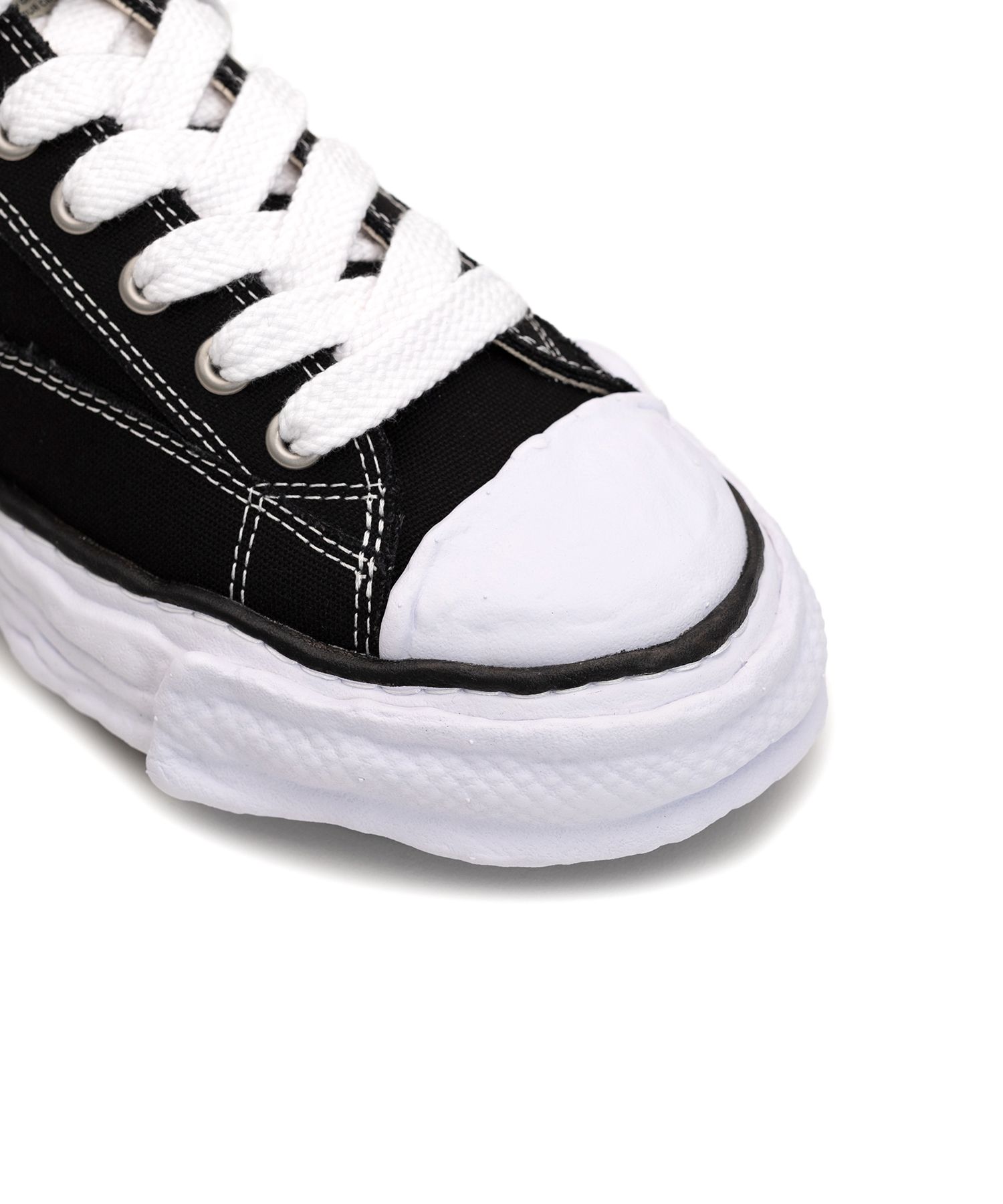 PETERSON23 OG Sole Canvas Low-top Sneaker Maison MIHARA YASUHIRO