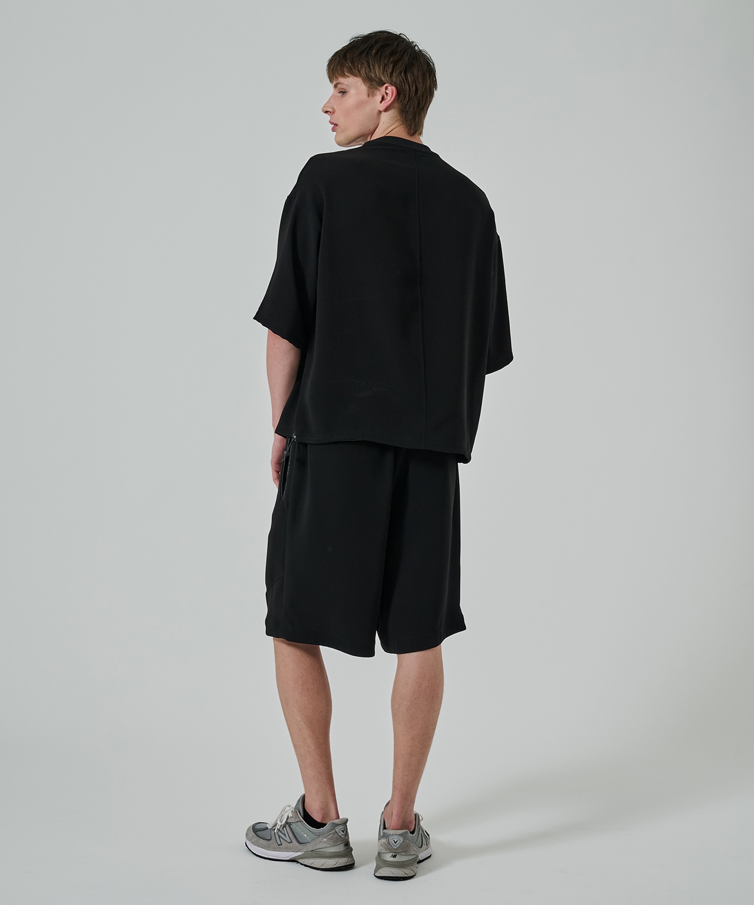 SUMMER ESSENTIAL DRAWCORD TEE STUDIOUS