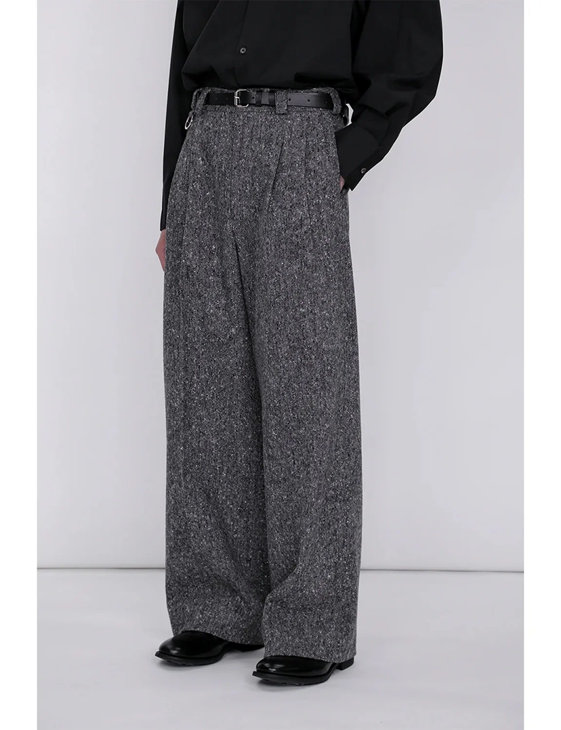 Extra Volumed Tapered Pants th products