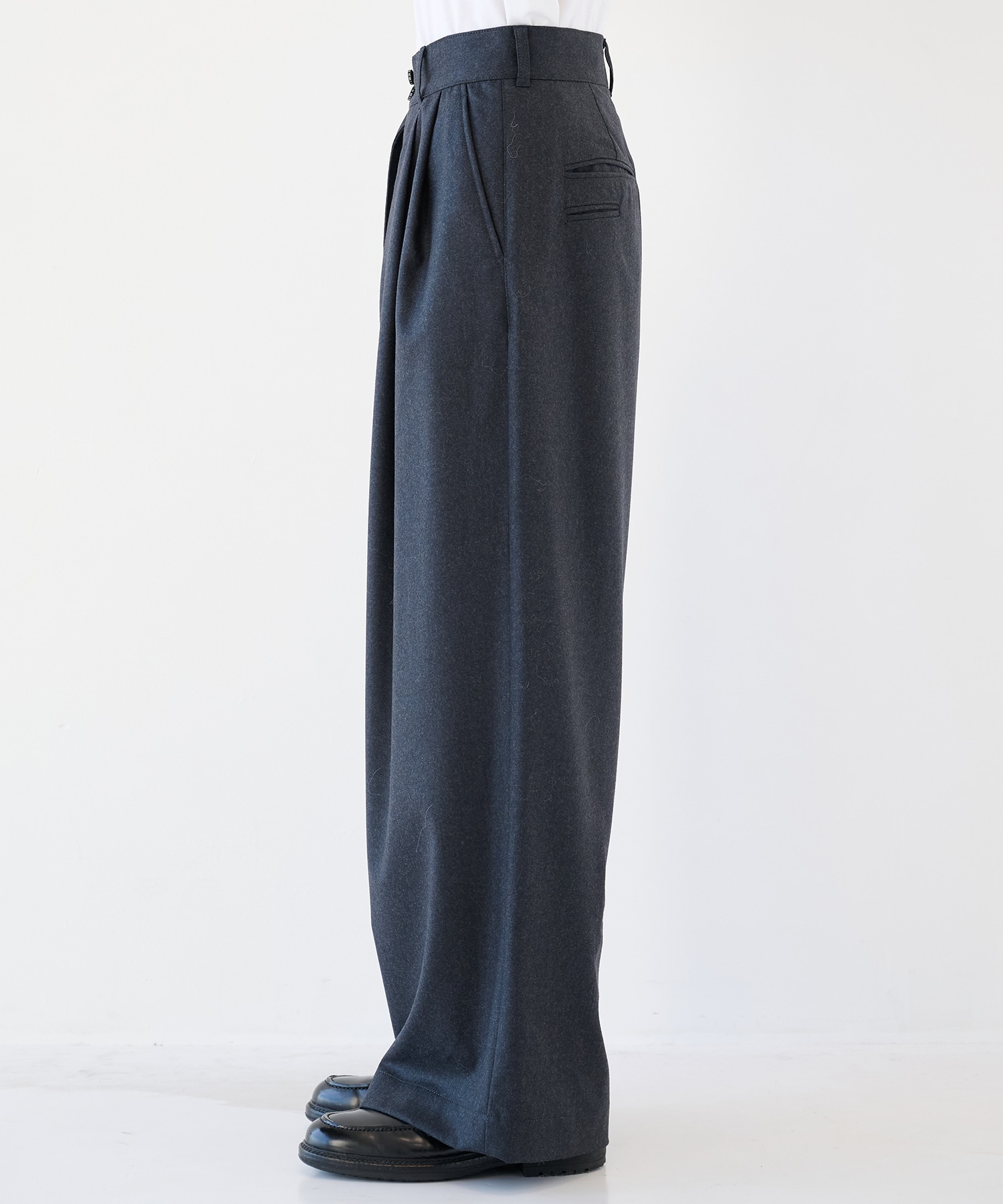 2/72強圧縮フラノ　ワイドパンツ SHAREEF