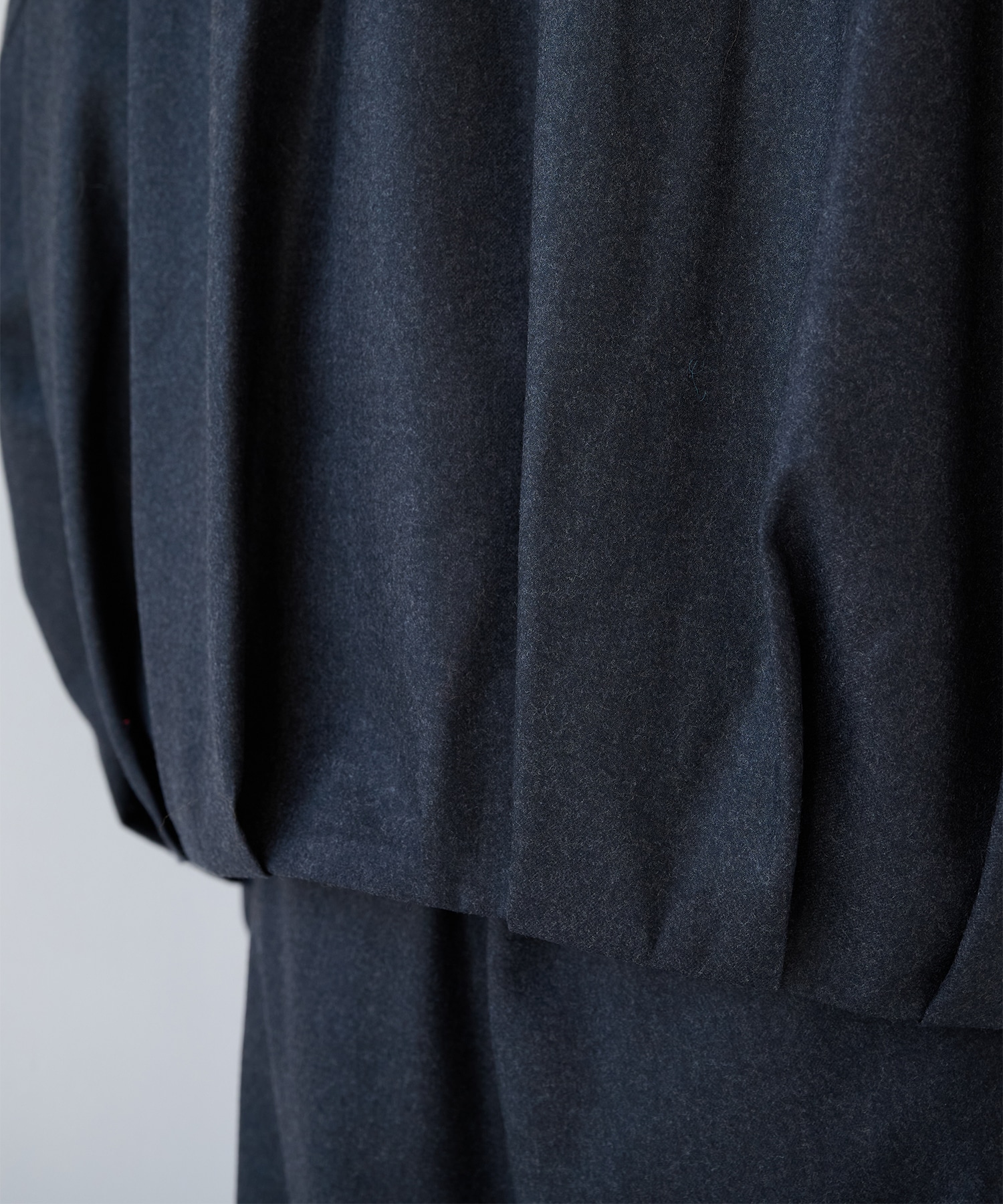 2/72強圧縮フラノ　ブルゾン SHAREEF