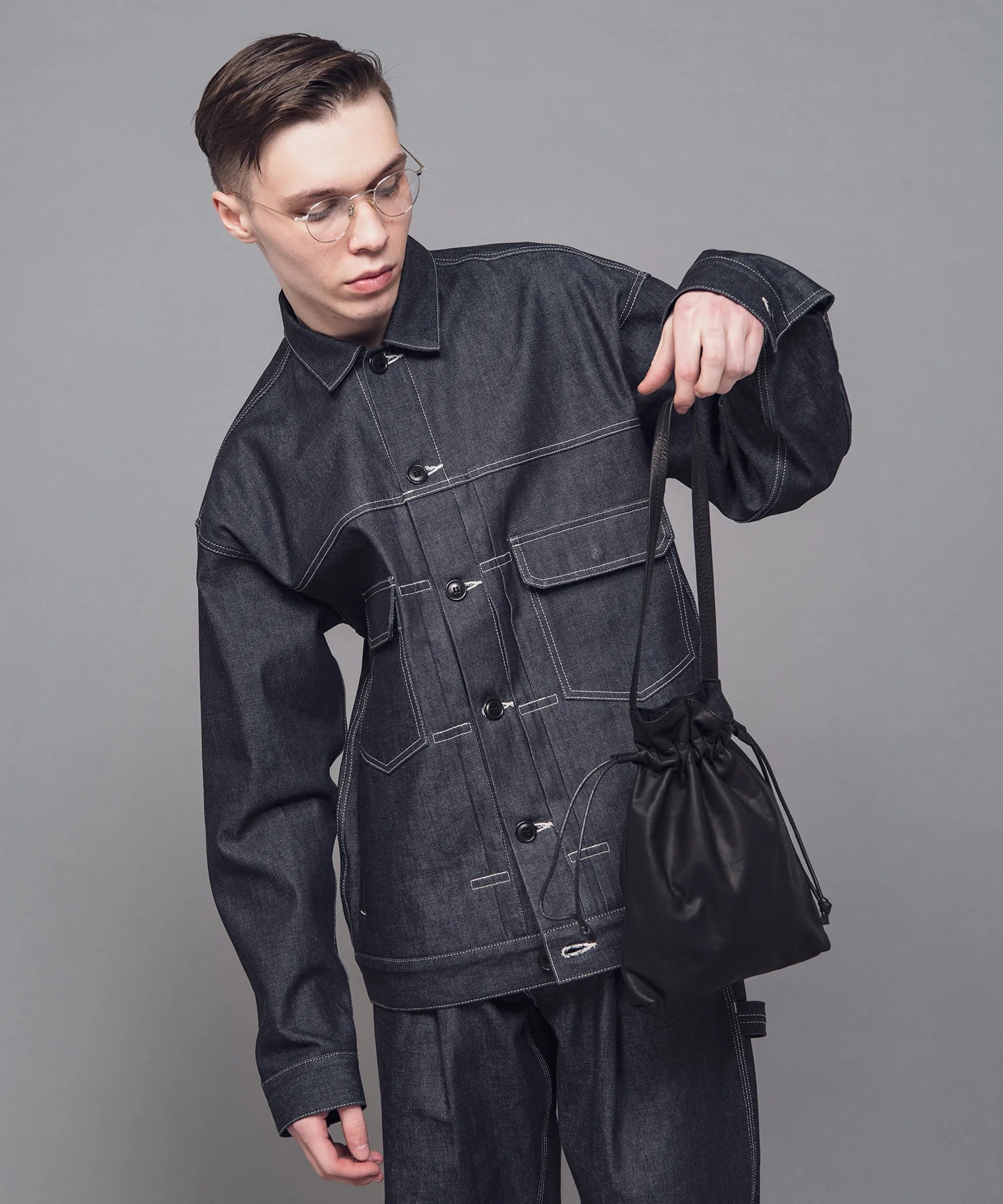 IMPERMA-LEATHER /DRAWSTRING BAG MR.OLIVE