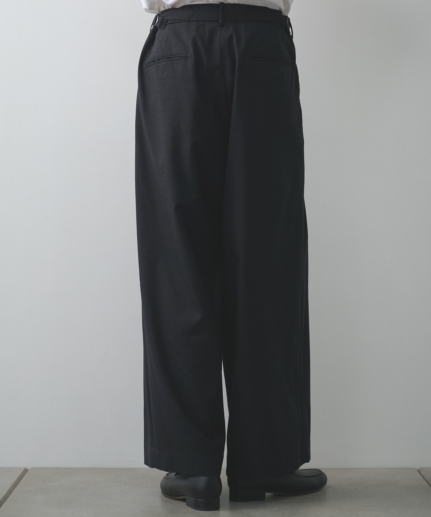 2/72ウールトロピカルワッシャー / ツータックバギートラウザーズ MARKAWARE/marka