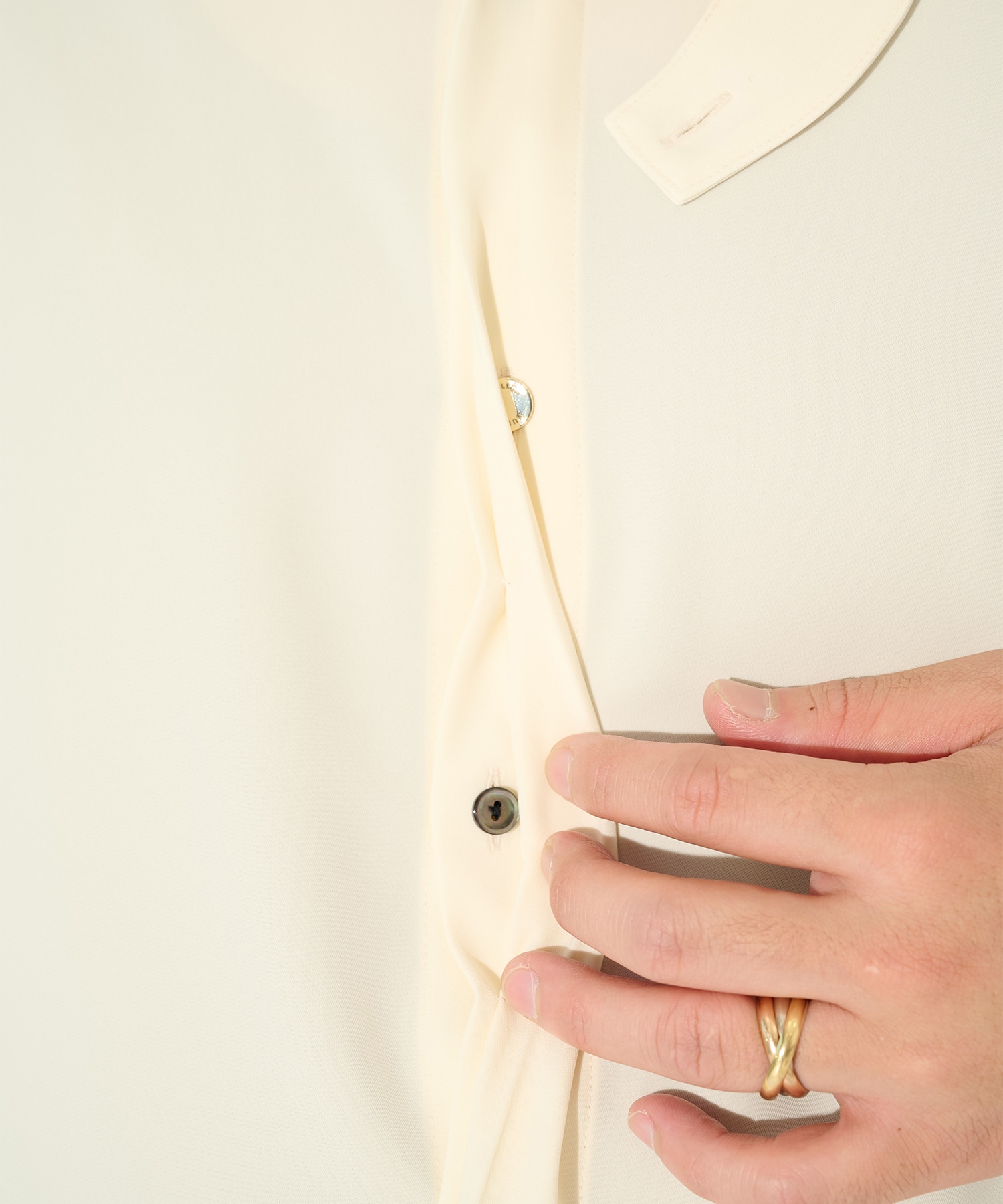Double Satin Minimal Chin Tab Long Sleeve Shirt CULLNI