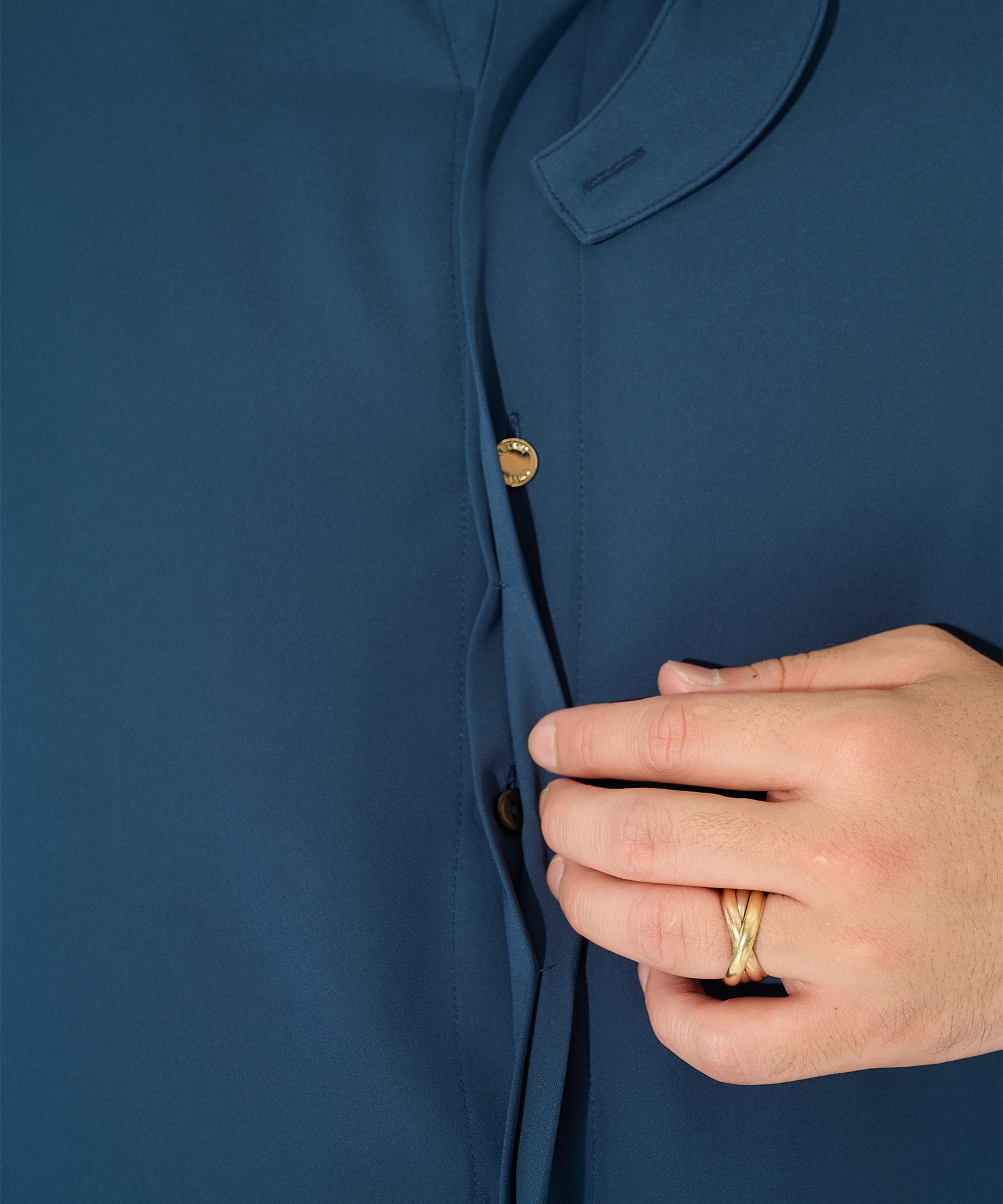 Double Satin Minimal Chin Tab Long Sleeve Shirt CULLNI