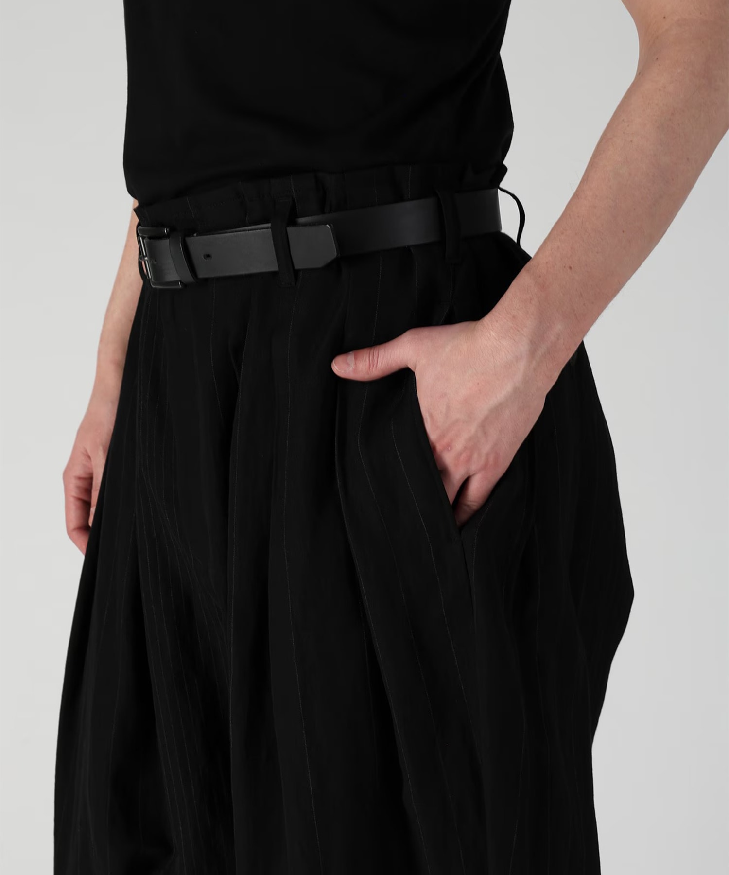 HEM TAB WIDE TUCK PANTS Yohji Yamamoto