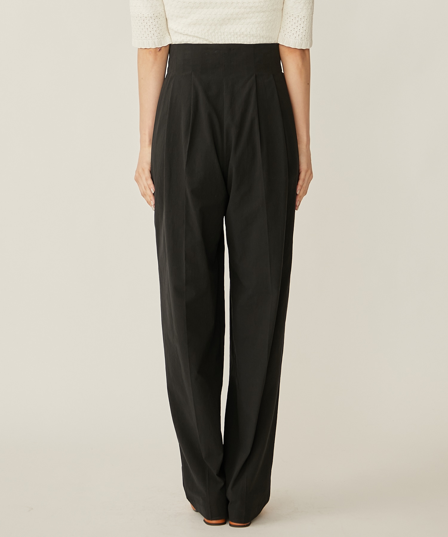 Dry Touch Cotton High Waisted Trousers(2 BLACK): Mame Kurogouchi