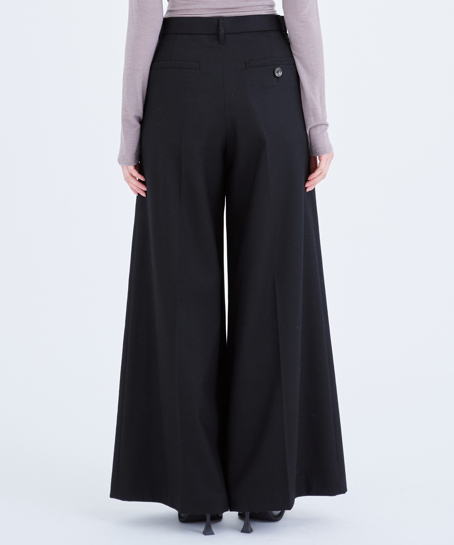 Terese wide tuck Pants BK AKIRANAKA