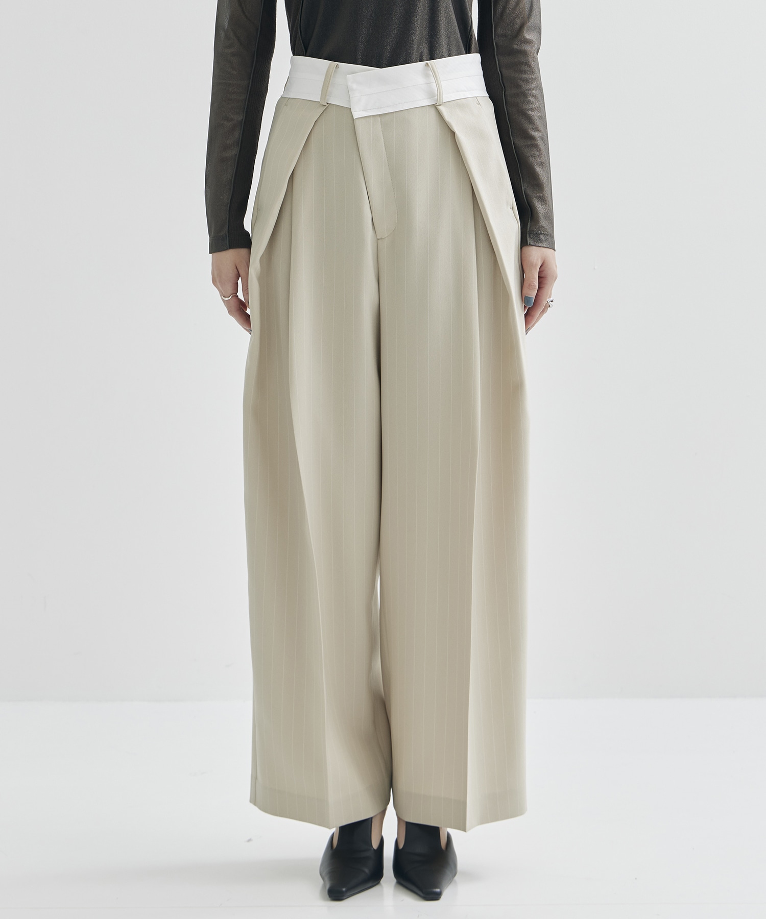 Elastic Waist Tucked Trousers STUDIOUS