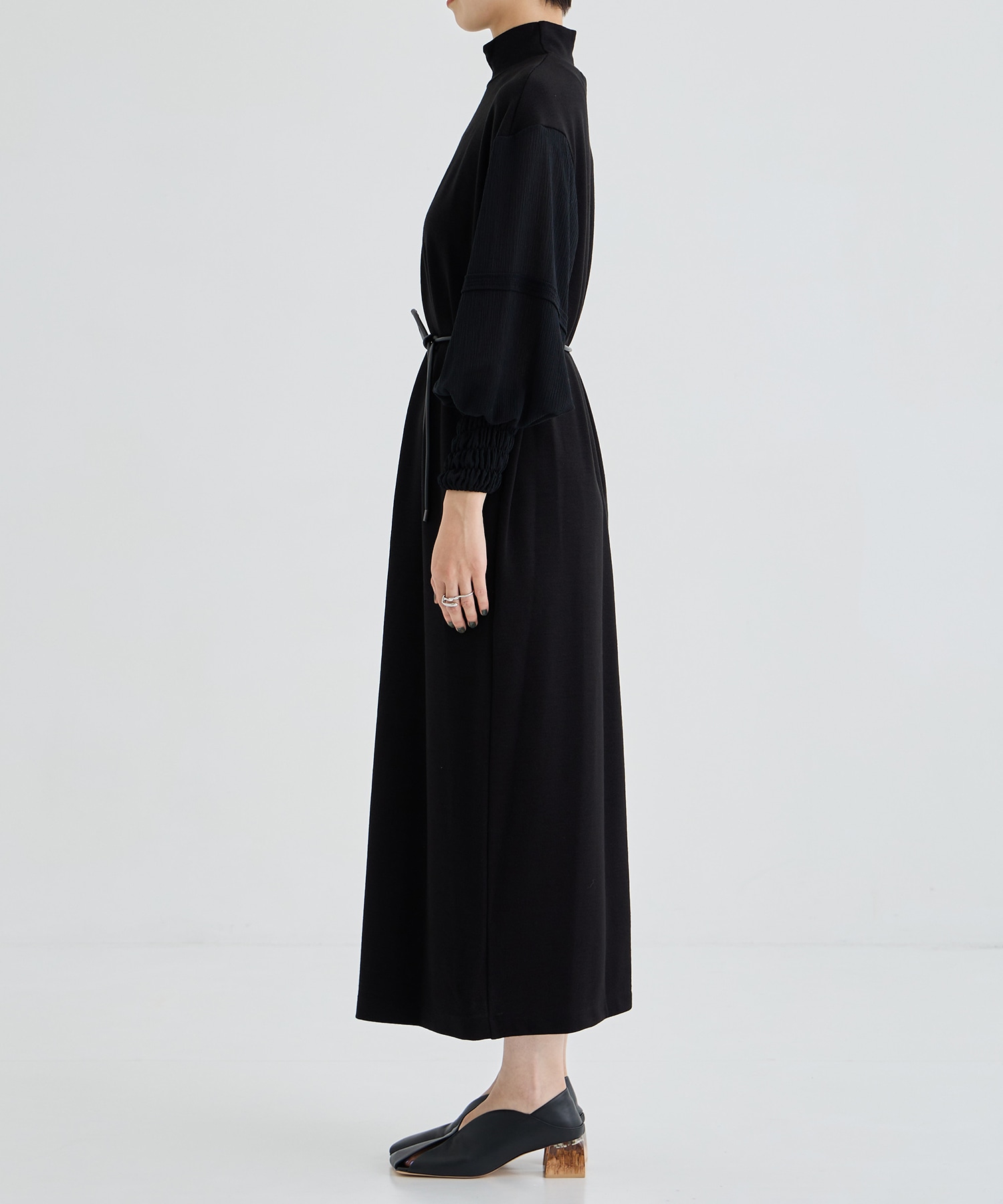 Rebekka TP sleeve dress BK AKIRANAKA