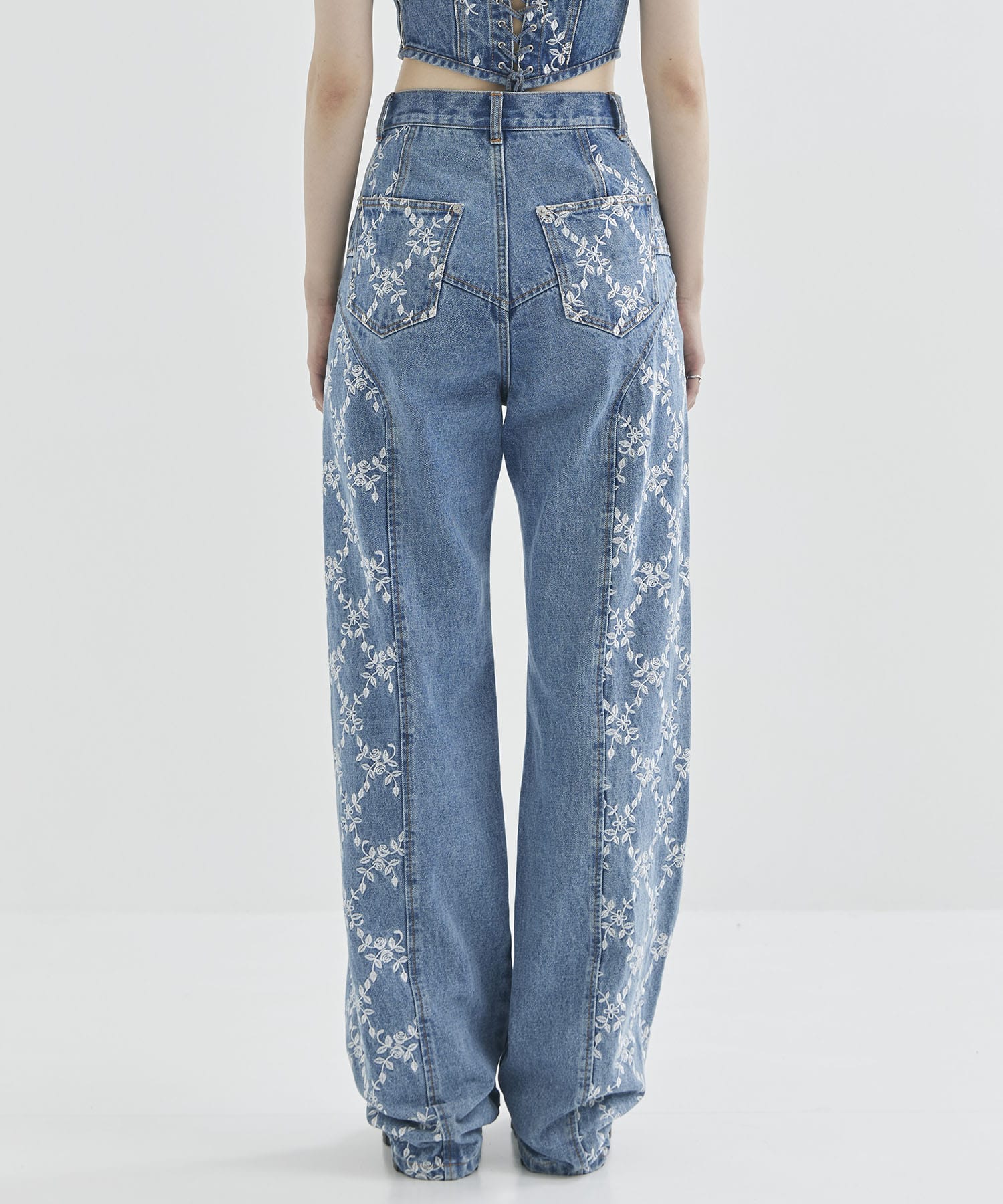 FLOWER EMBROIDERED WIDE JEANS FETICO