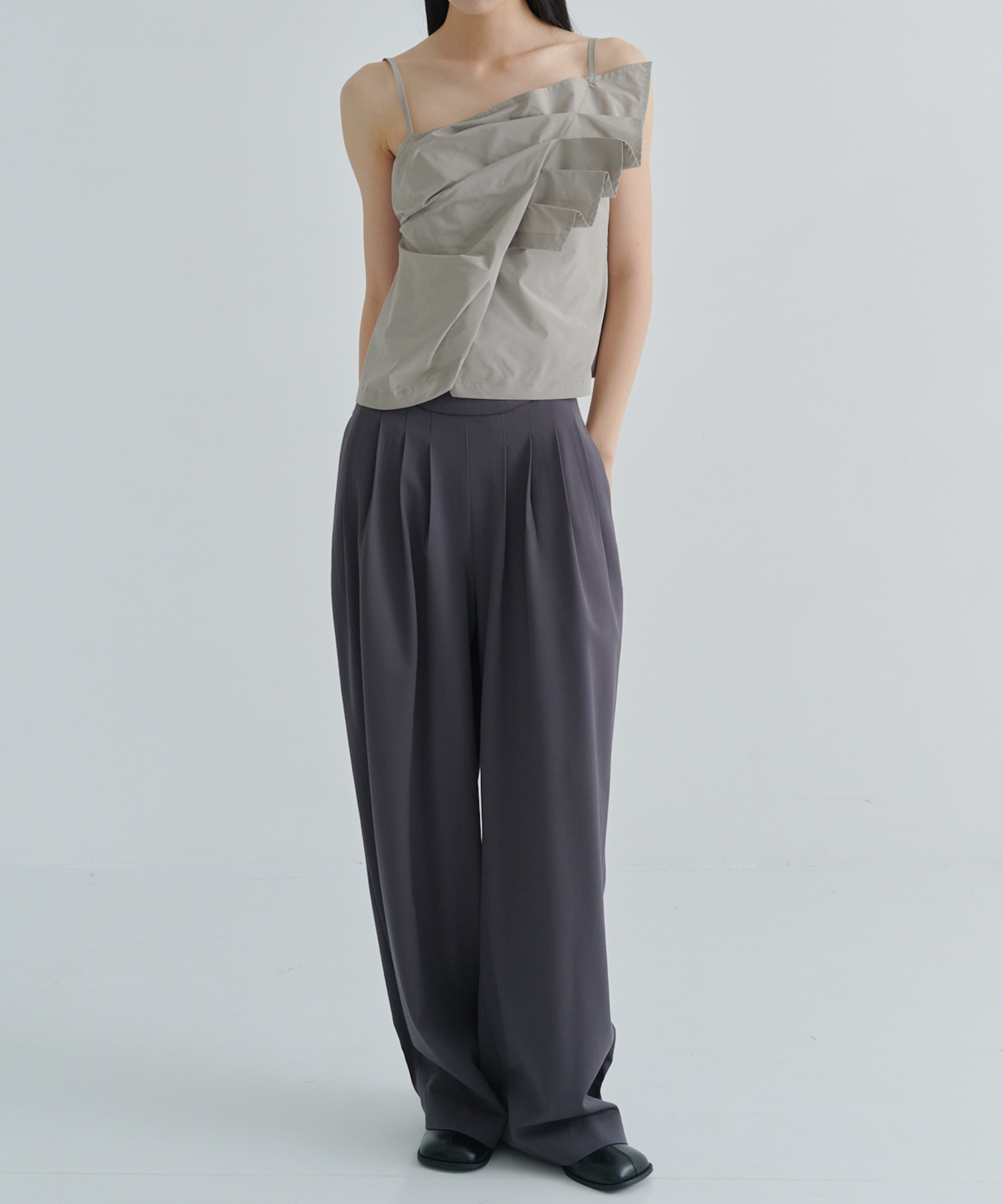 HIGH-WAIST PLEATED TROUSERS FETICO