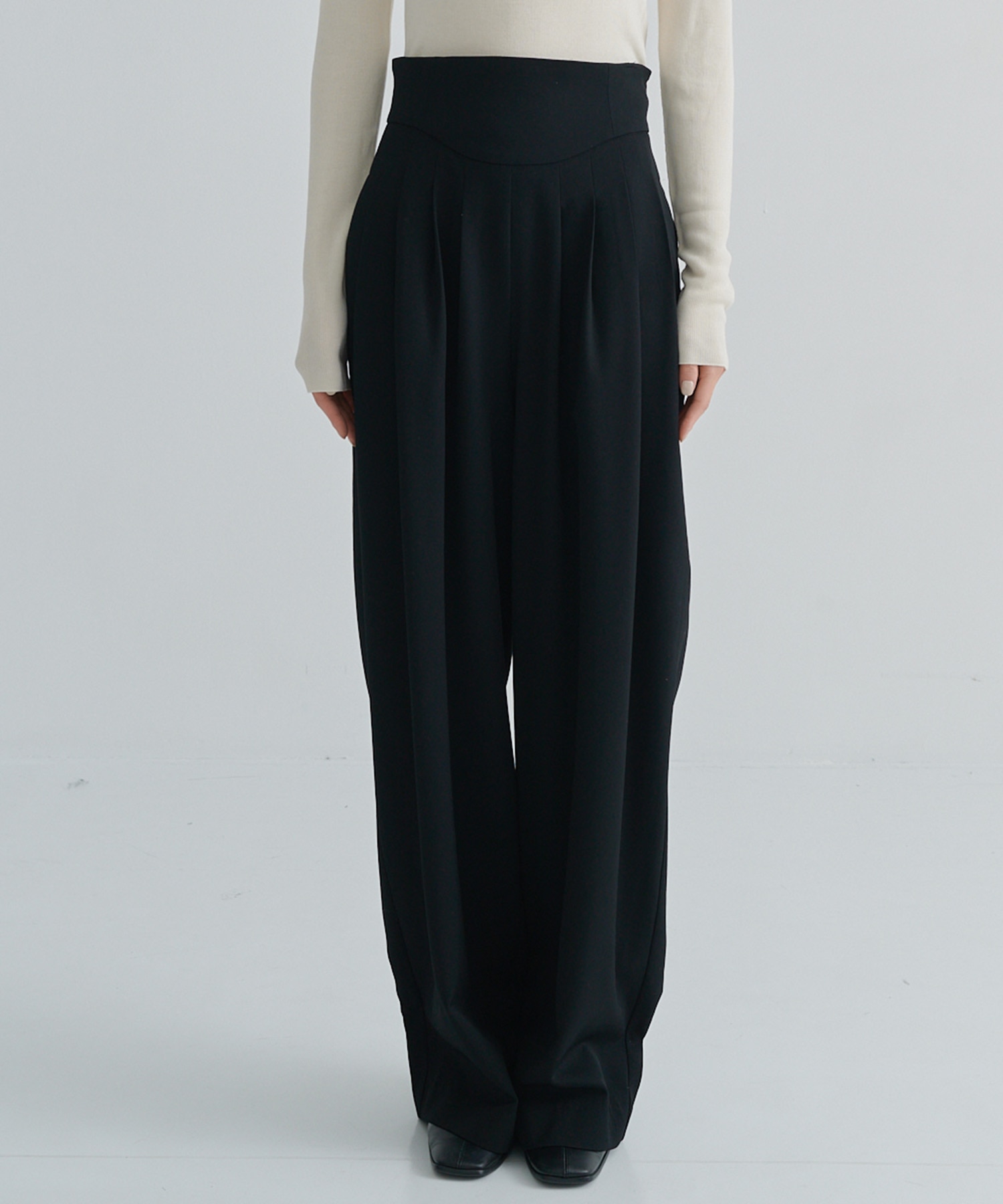 HIGH-WAIST PLEATED TROUSERS FETICO