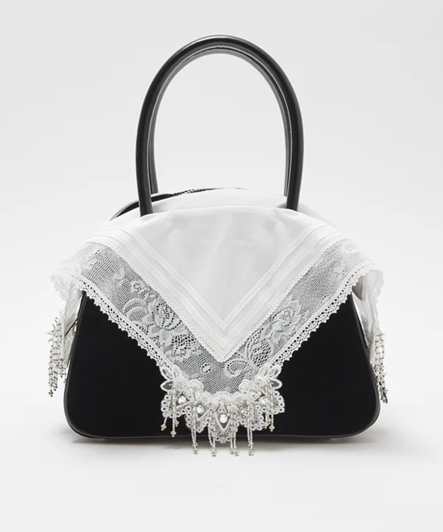 White handkerchief handbag tanakadaisuke