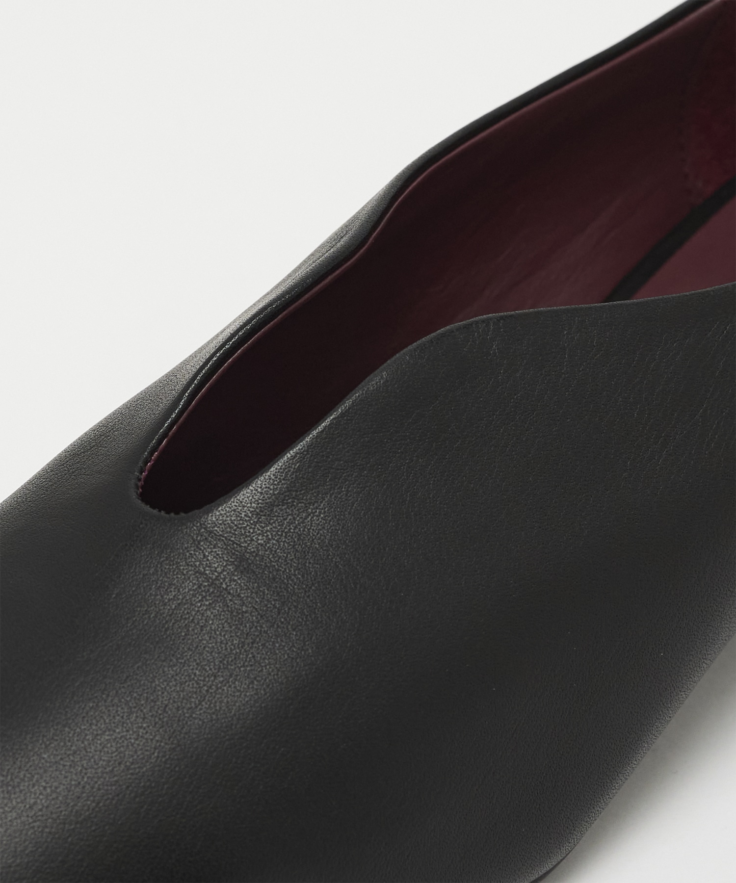 Curved Line Low Heel Pumps Mame Kurogouchi