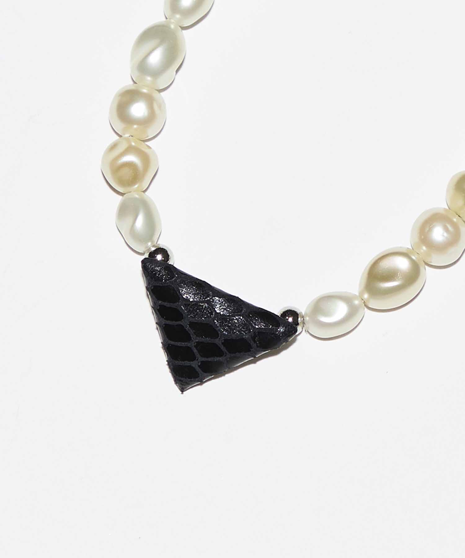 Triangle pearl necklace TOGA