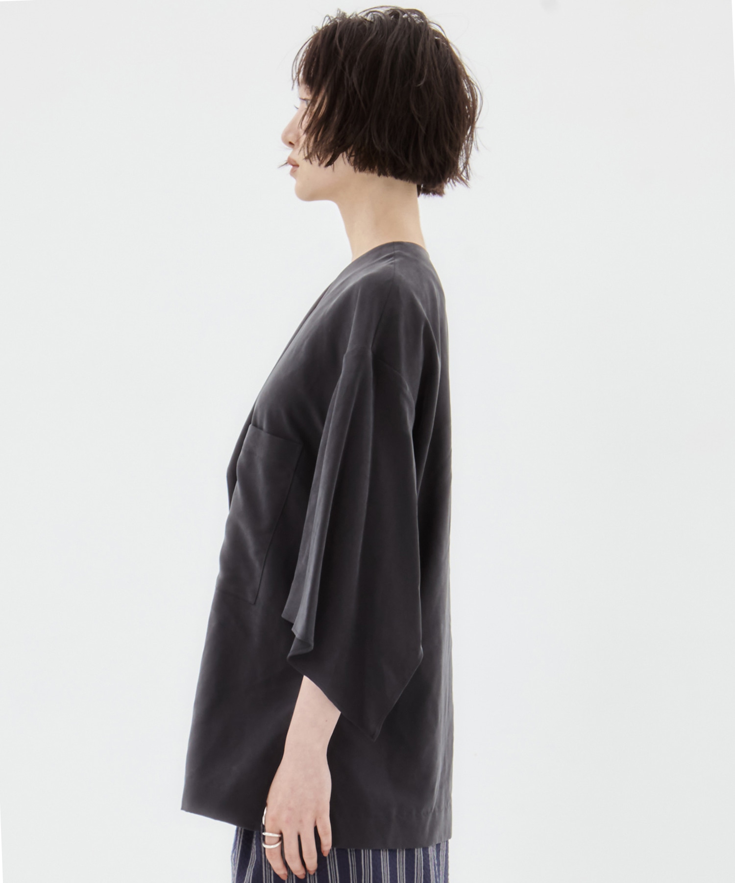 Liese panel sleeve shirt BK AKIRANAKA