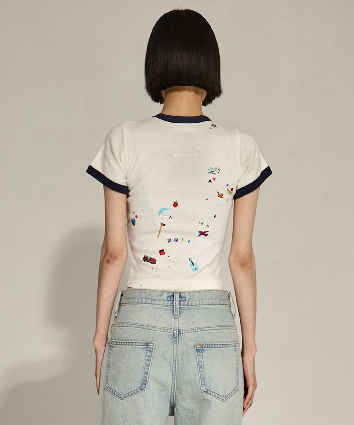 SMILY FACE PRINTED STICKER MINI TEE Maison MIHARA YASUHIRO