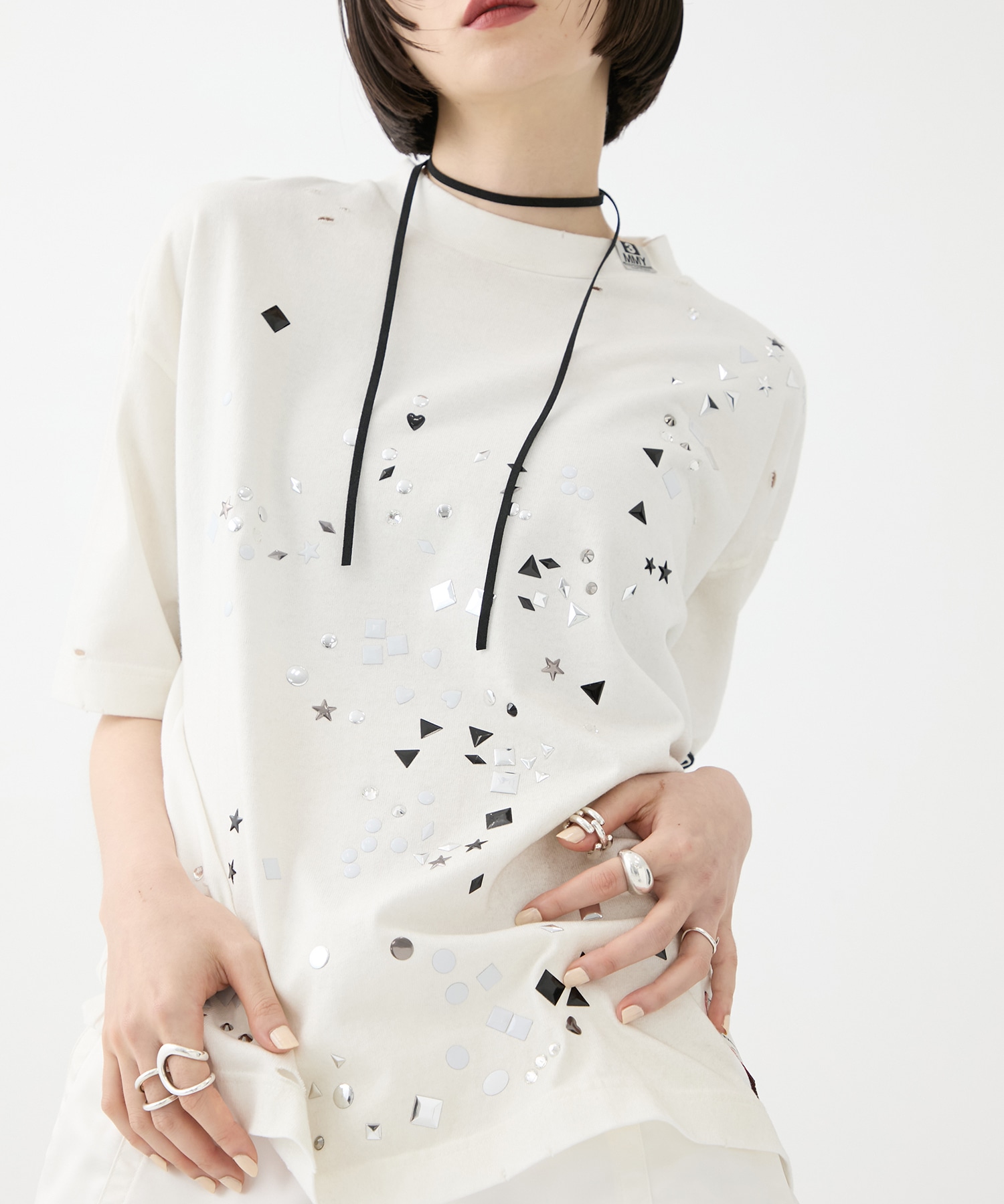 EMBELLISHED DISTRESSED TEE Maison MIHARA YASUHIRO