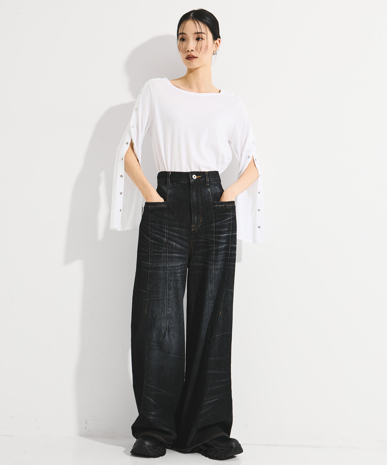 Tucked Wide Leg Jeans STUDIOUS