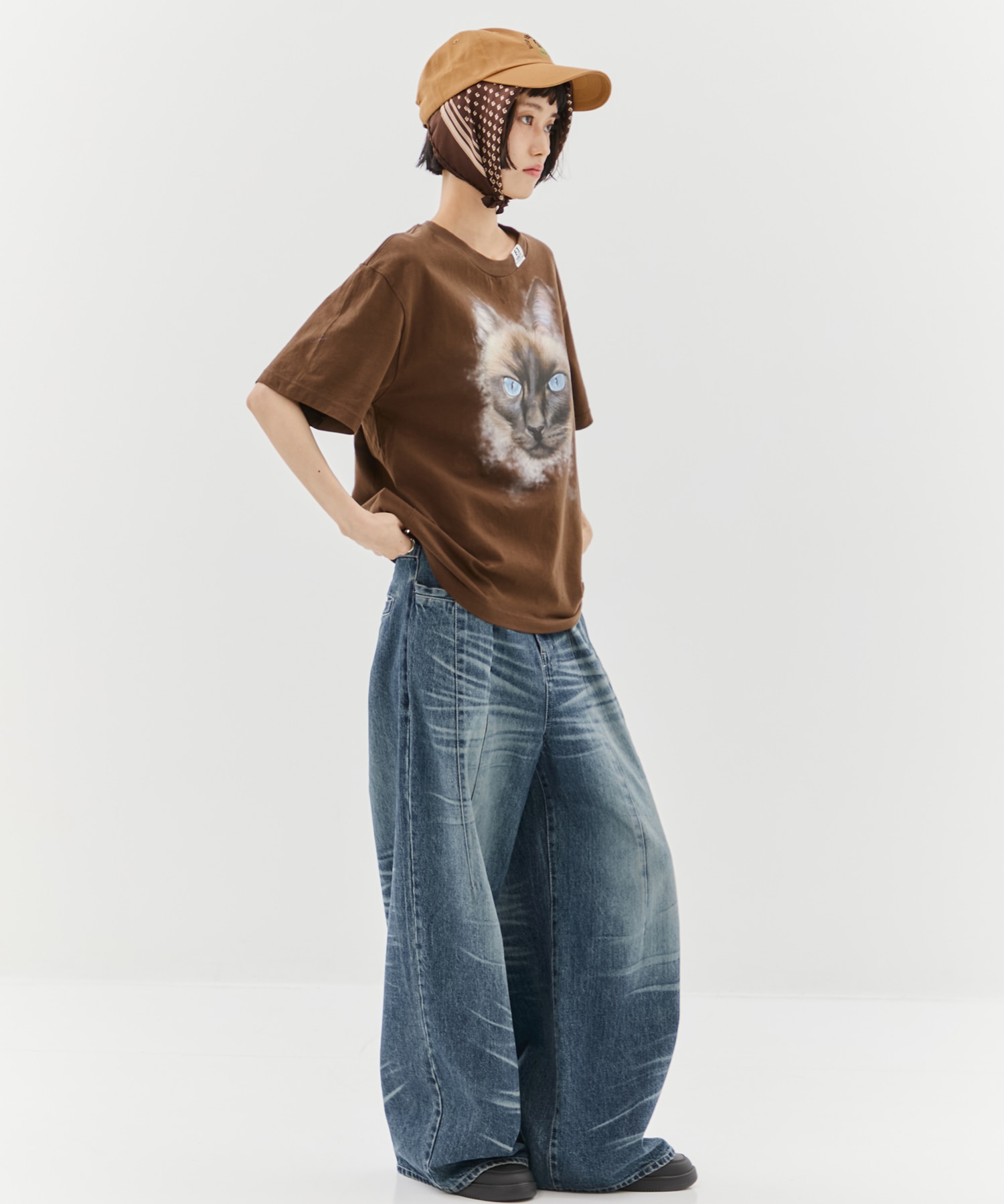 Tucked Wide Leg Jeans STUDIOUS