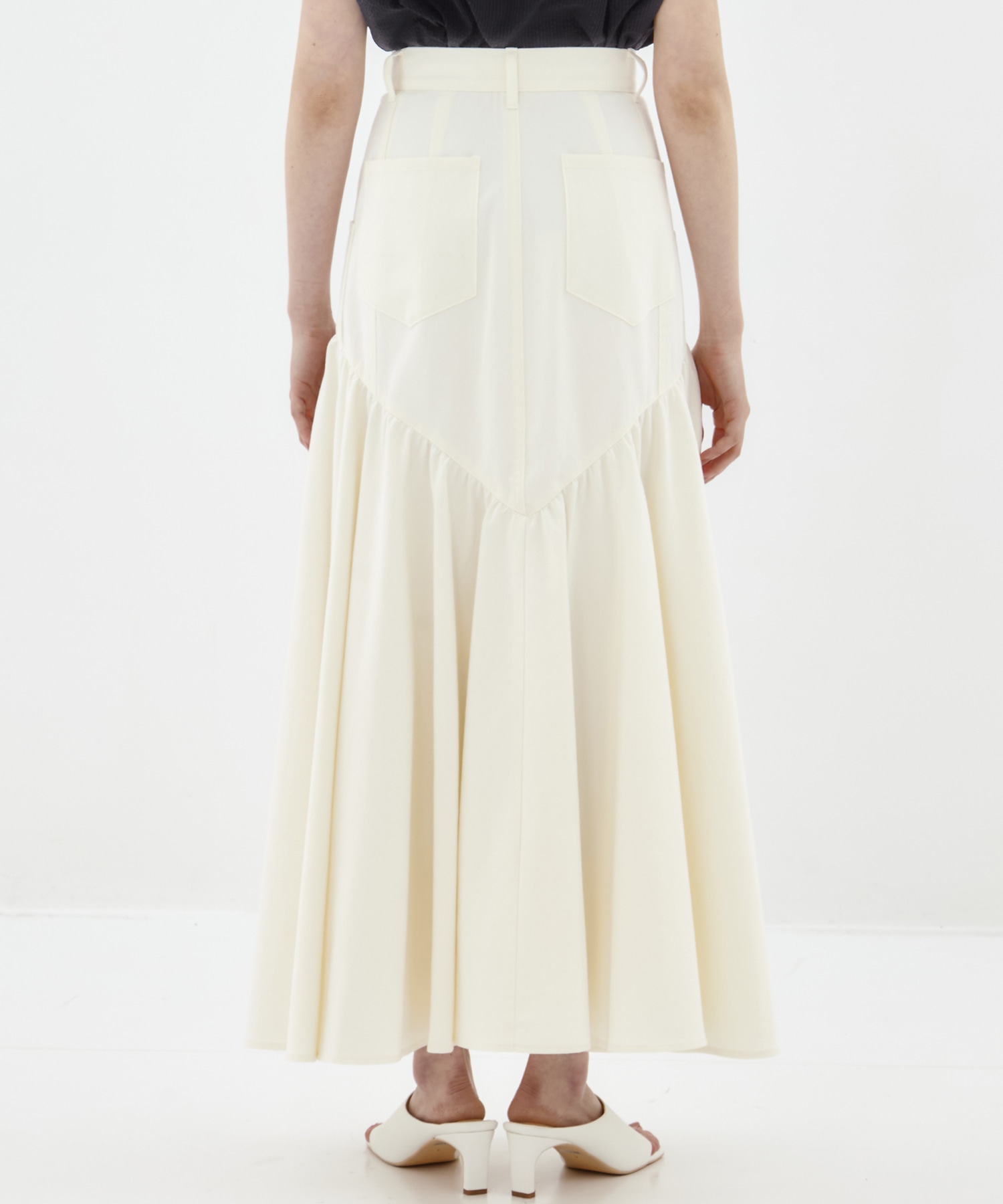 Pierina skirt WH AKIRANAKA