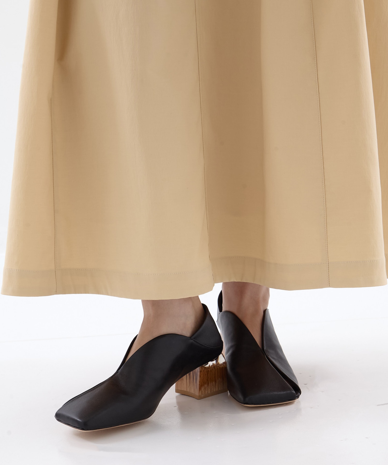 ERIN LEATHER PUMPS ALM