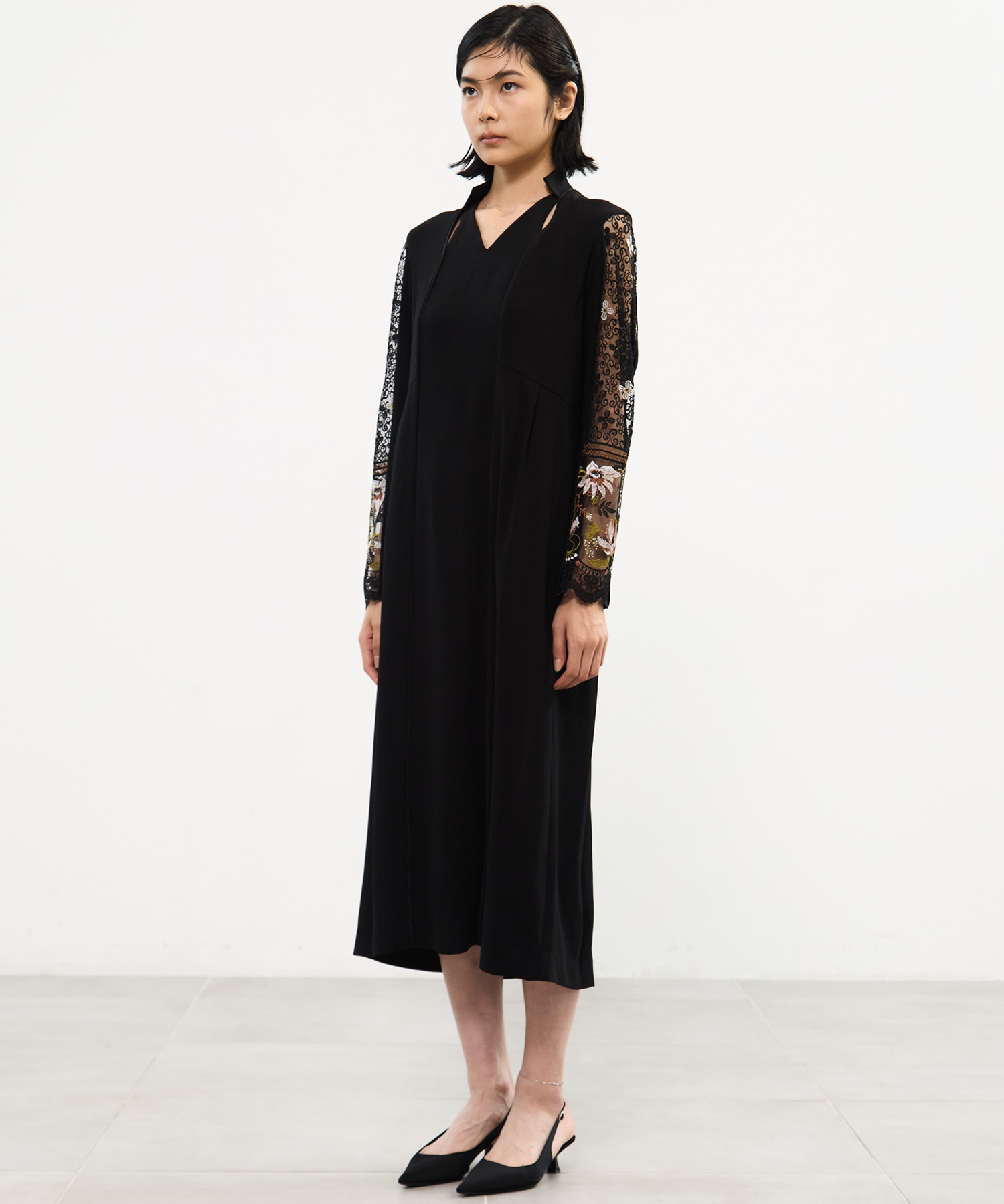 Petal collar lace dress MURRAL