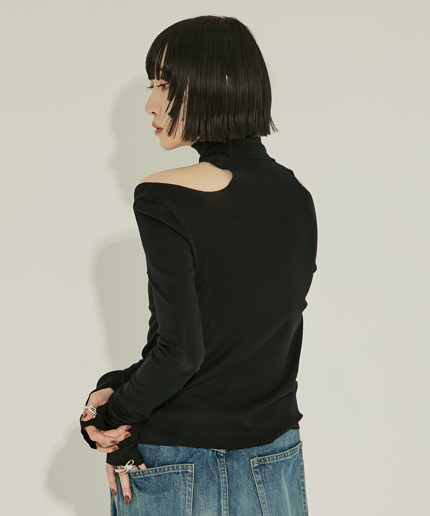 WOOL RIB HOLLOWED OUT TURTLE NECK TOP JOHN LAWRENCE SULLIVAN