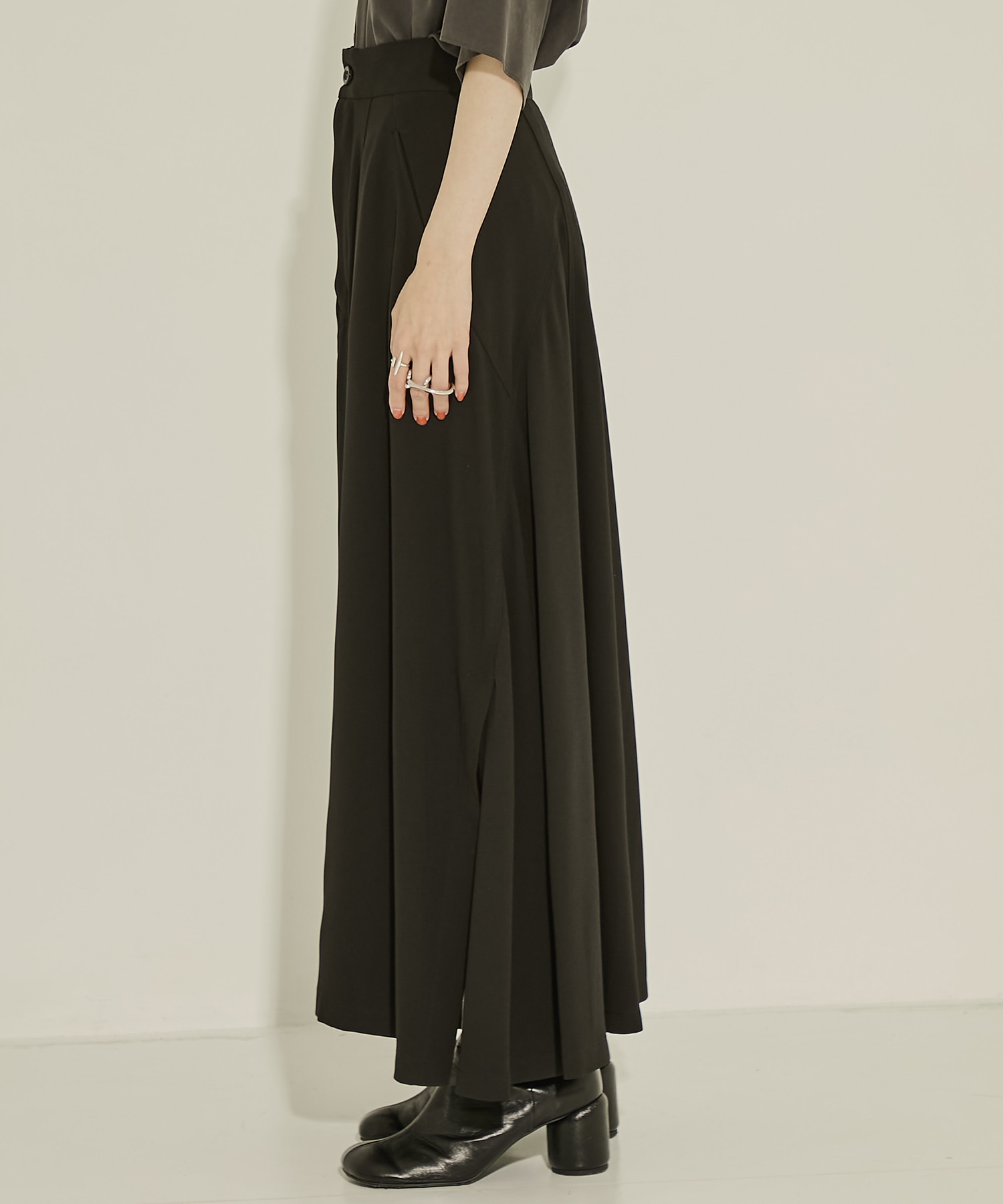 Slit Long SKT UJOH