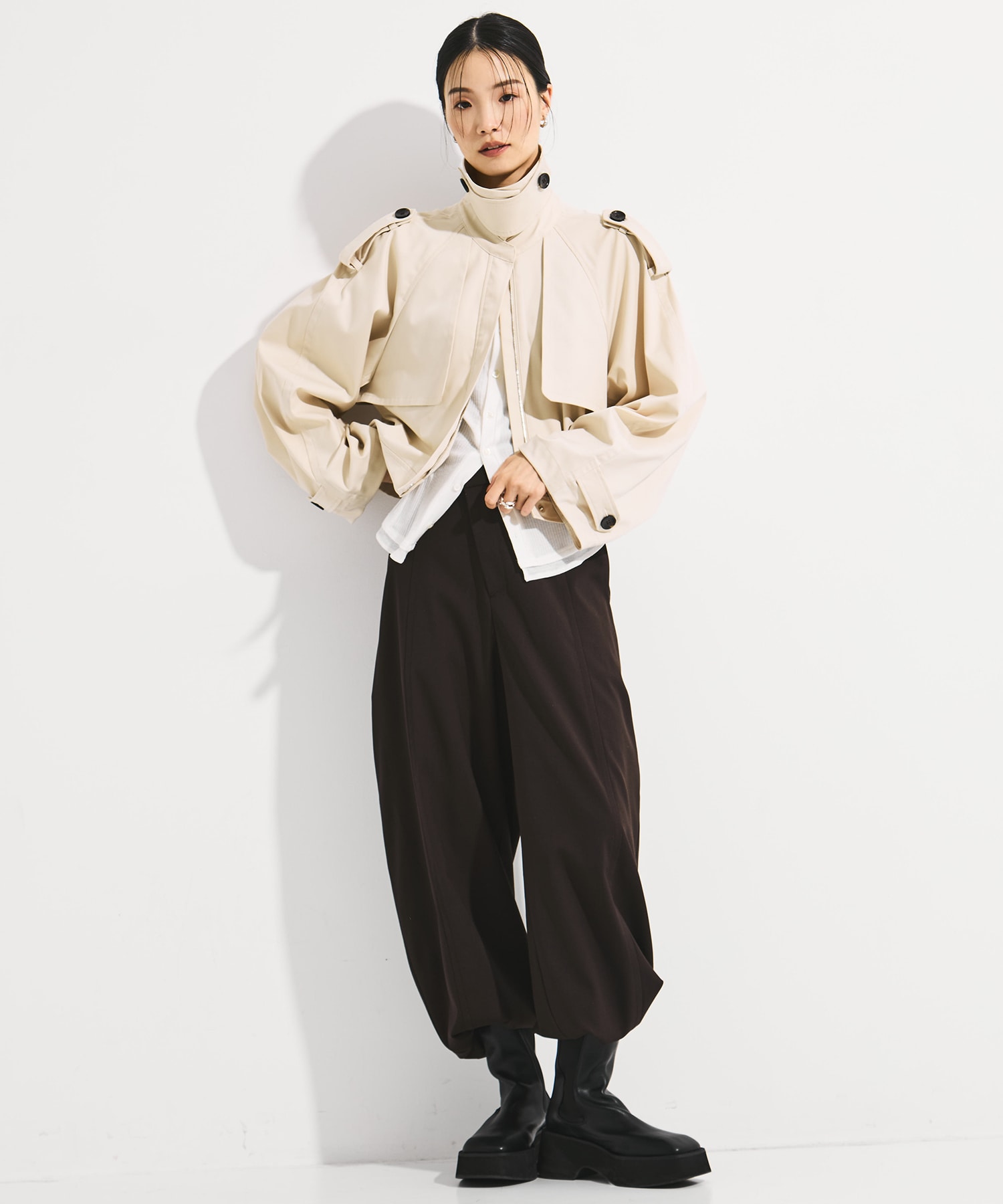 BACK GATHER SHORT TRENCH BLOUSON STUDIOUS