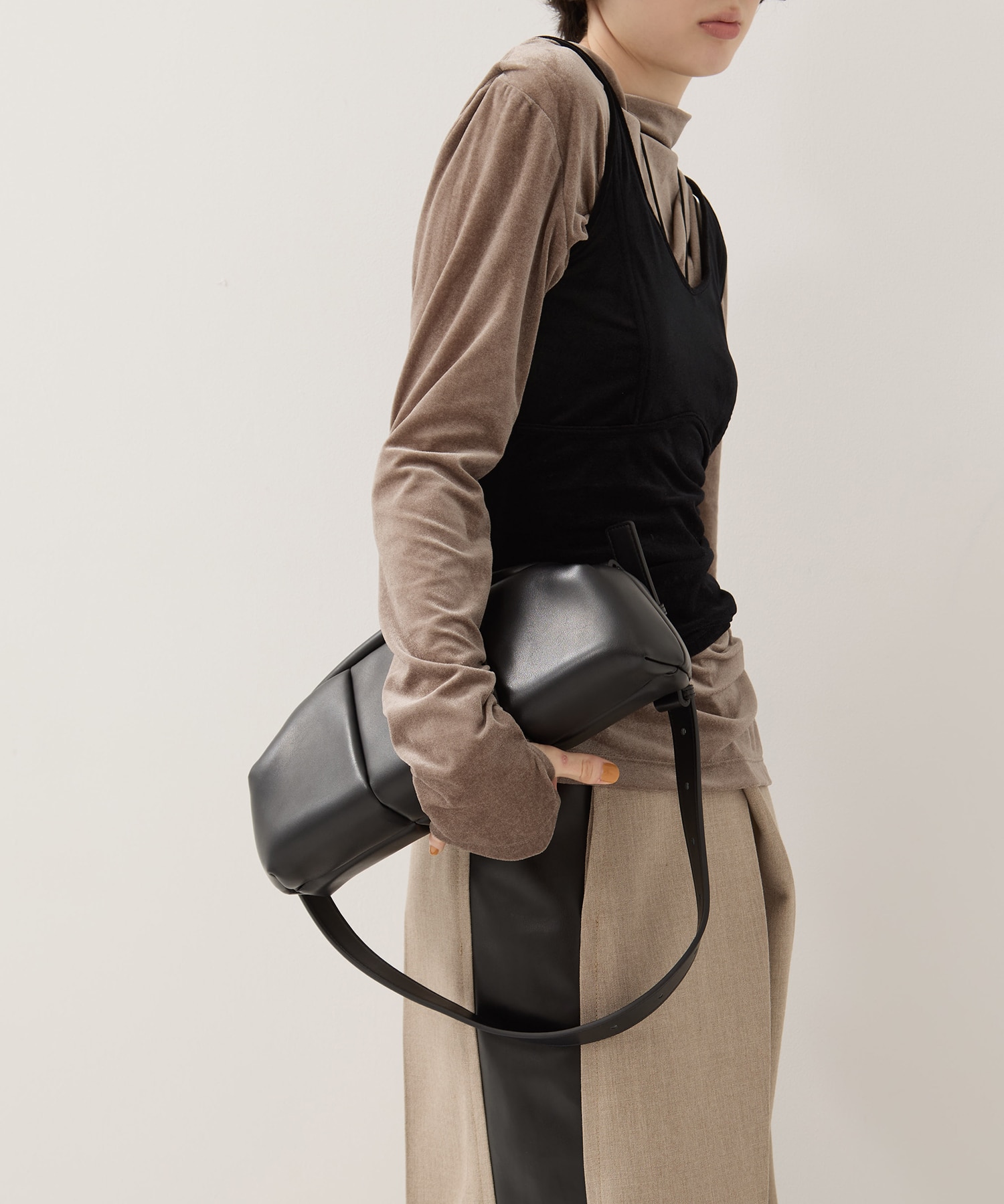 PUFF CLASP CLUTCH ADD CULUMN