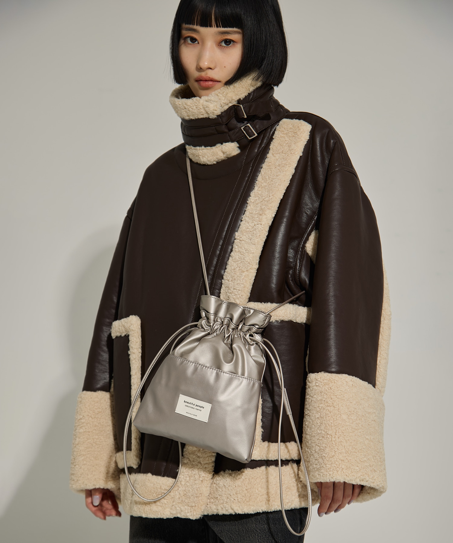 【新品未使用】beautiful people 2WAYショルダー巾着バッグ 別注2wayショルダー巾着バッグ(FREE SILVER): beautiful people