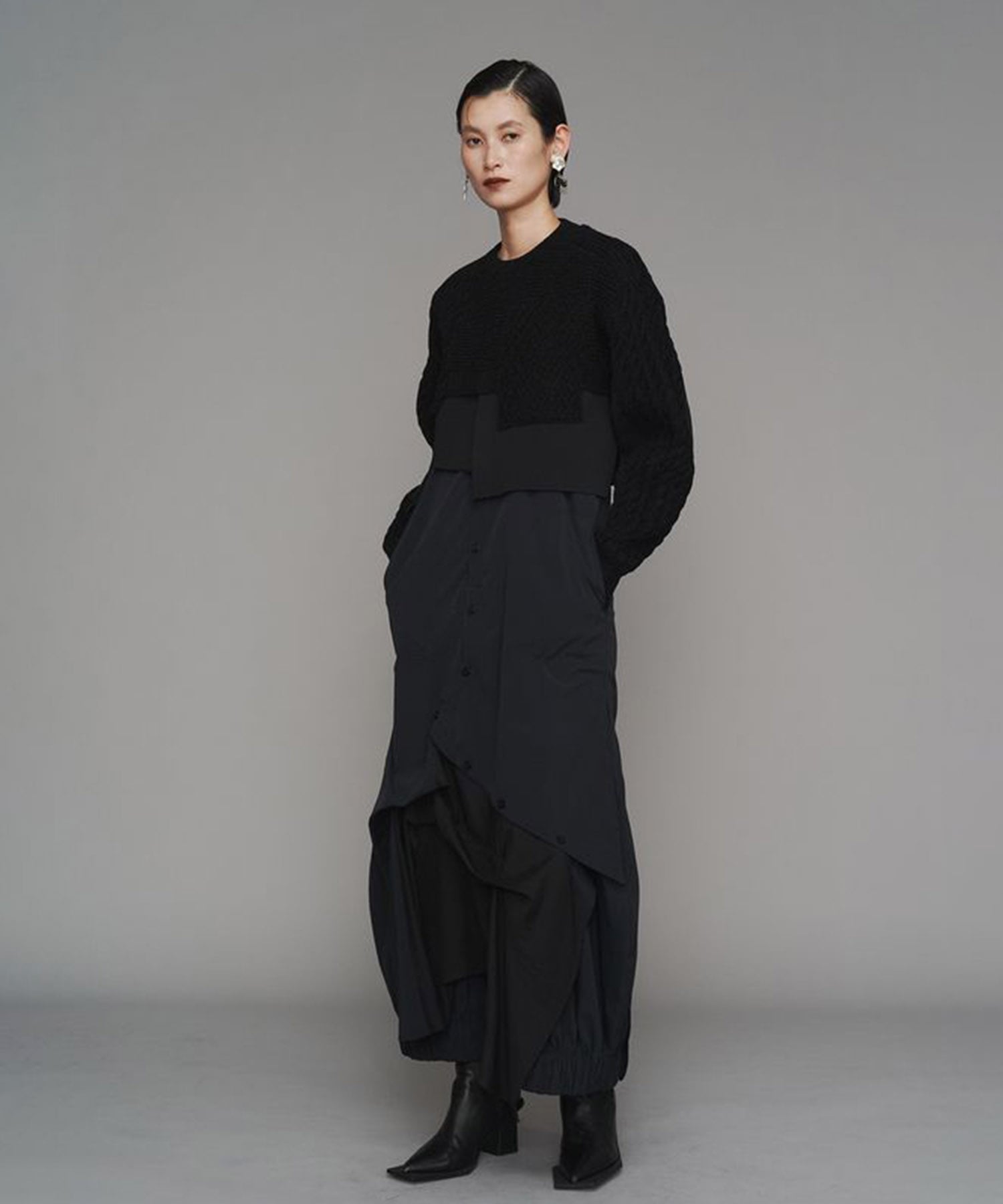 CABLE LAYER SHORT KNIT TOP UN3D.